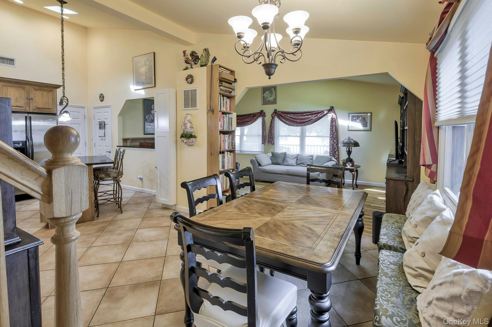 4 E Hill Drive, Smithtown, NY 11787