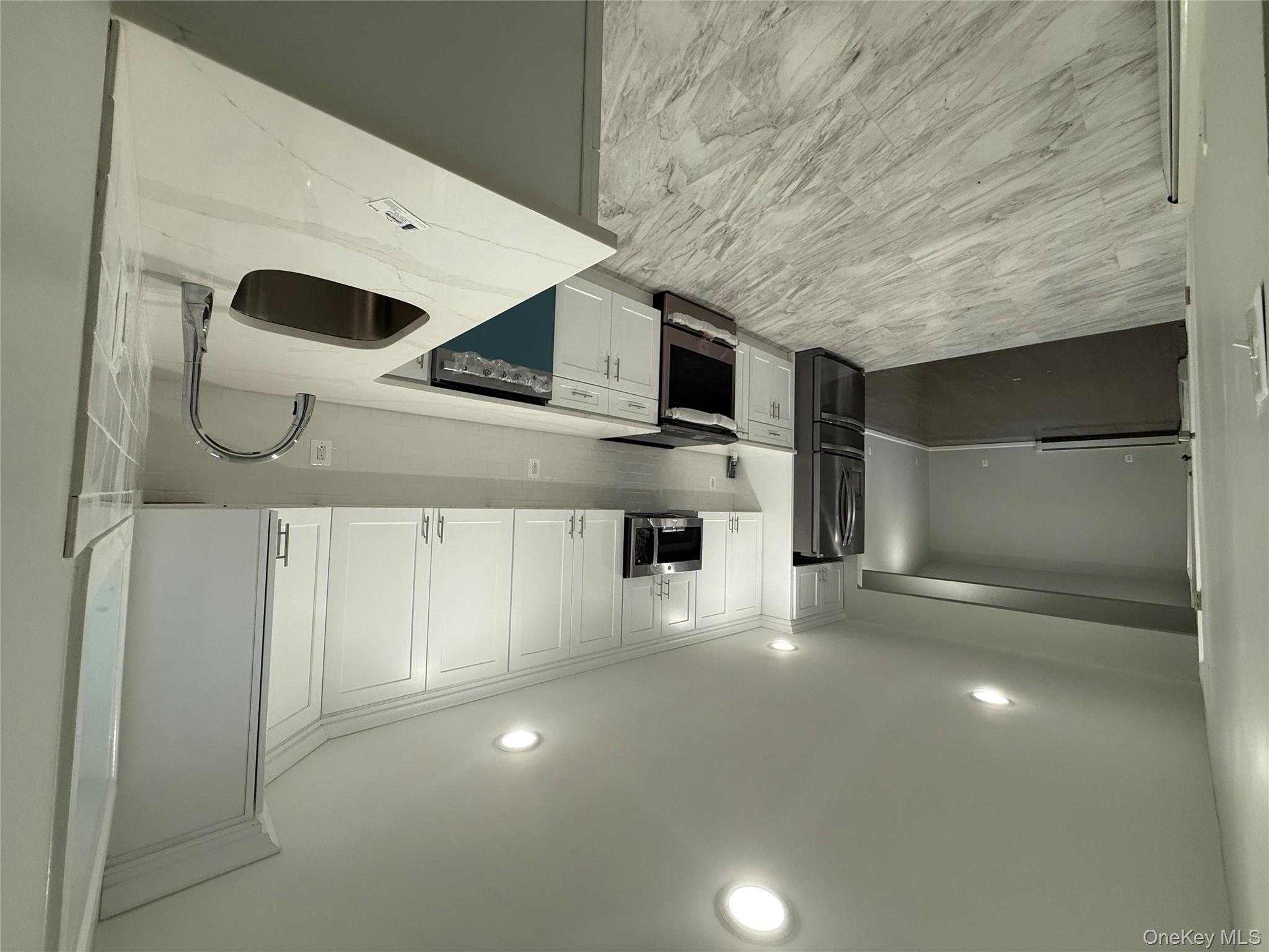 9 Holt Street, Amityville, NY 11701