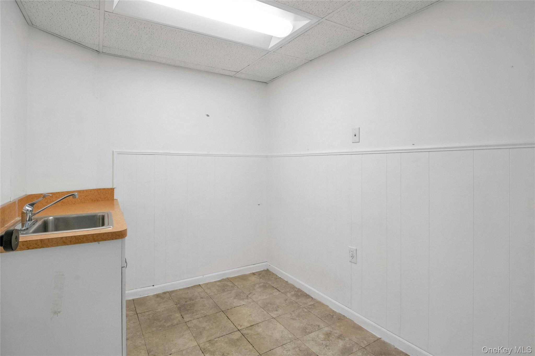 2400 Davidson Avenue # Ground FL Office, Bronx, NY 10468