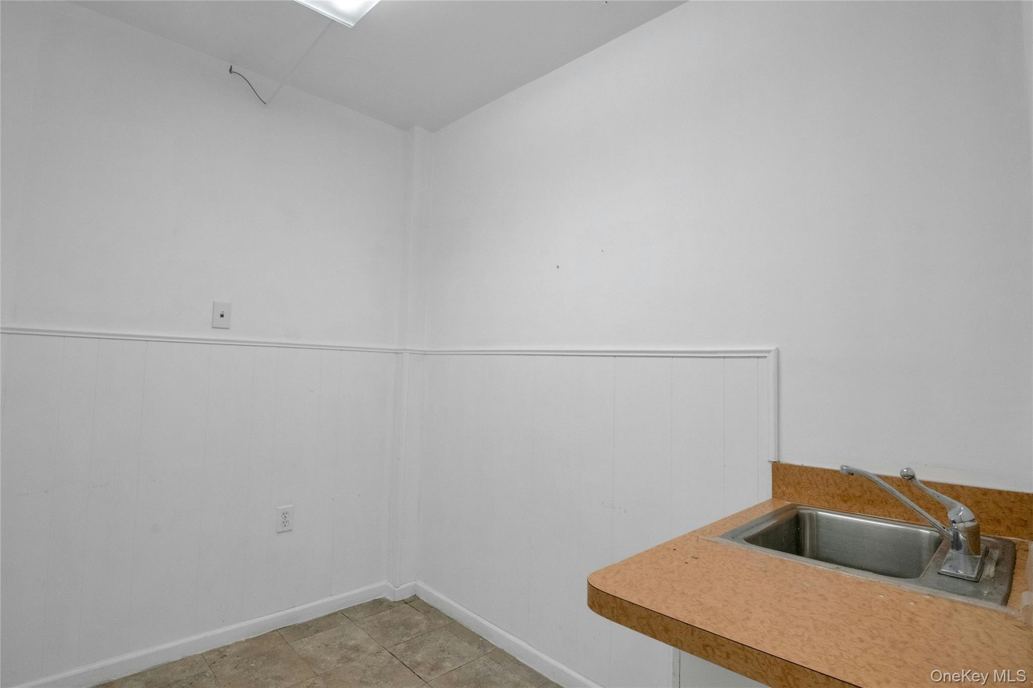 2400 Davidson Avenue # Ground FL Office, Bronx, NY 10468