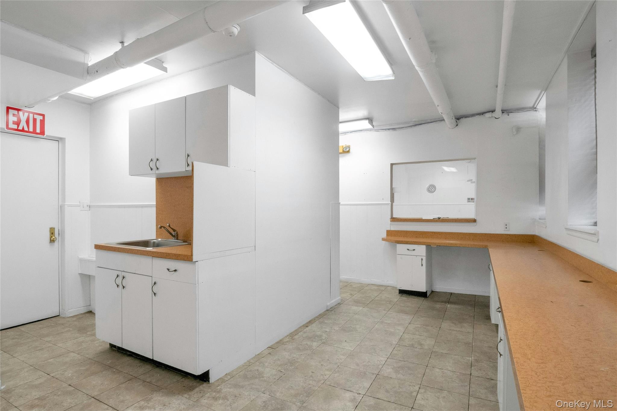 2400 Davidson Avenue # Ground FL Office, Bronx, NY 10468