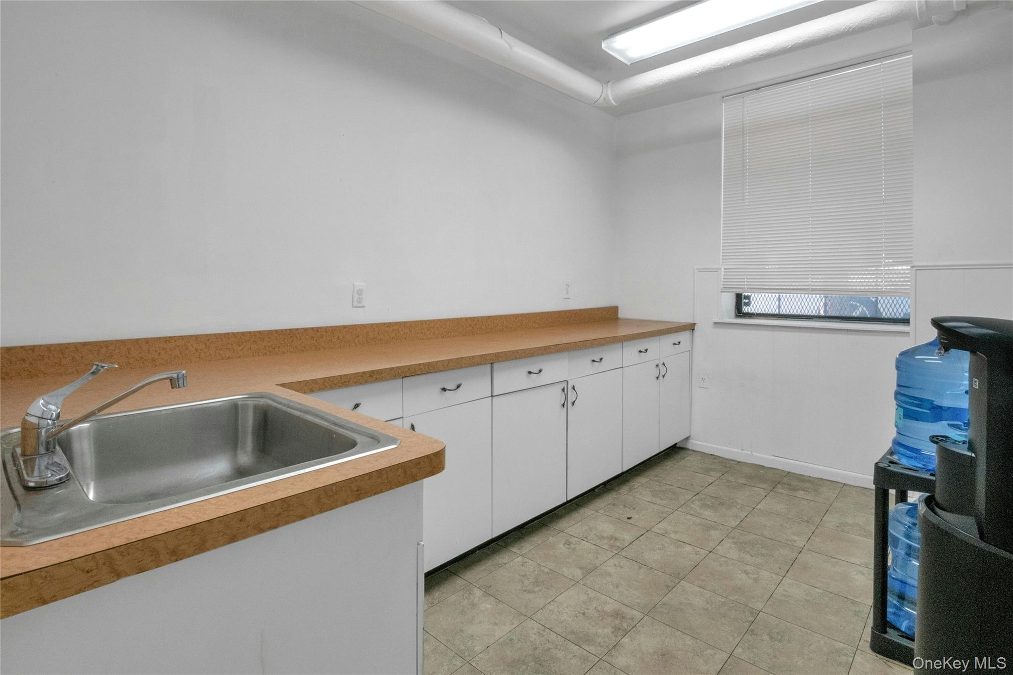 2400 Davidson Avenue # Ground FL Office, Bronx, NY 10468