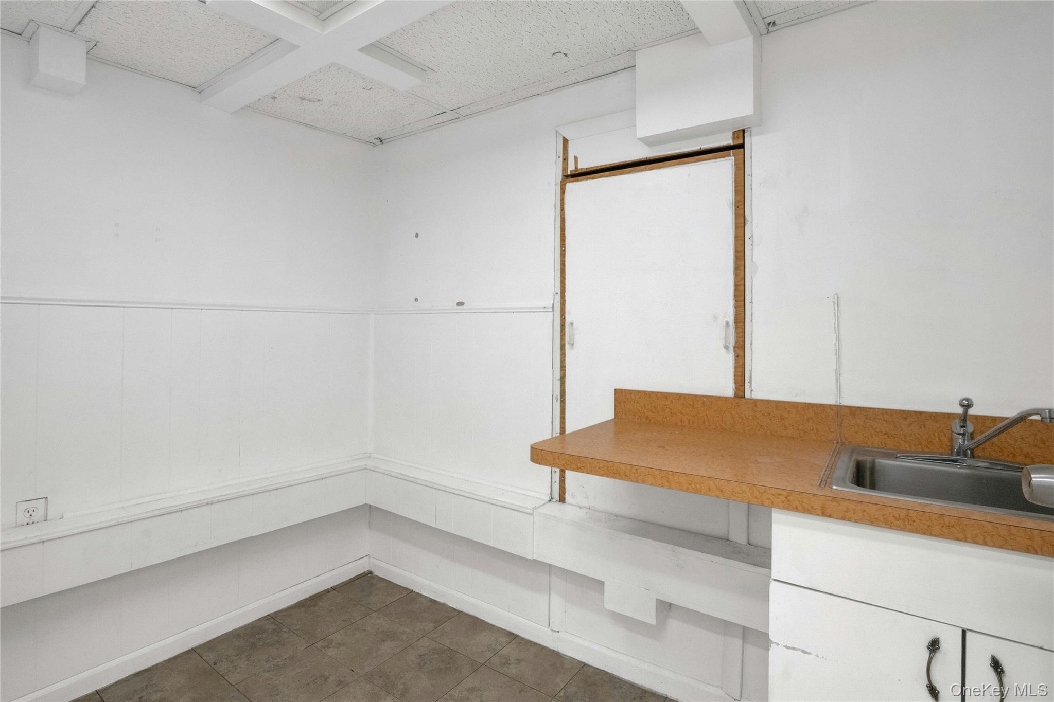 2400 Davidson Avenue # Ground FL Office, Bronx, NY 10468