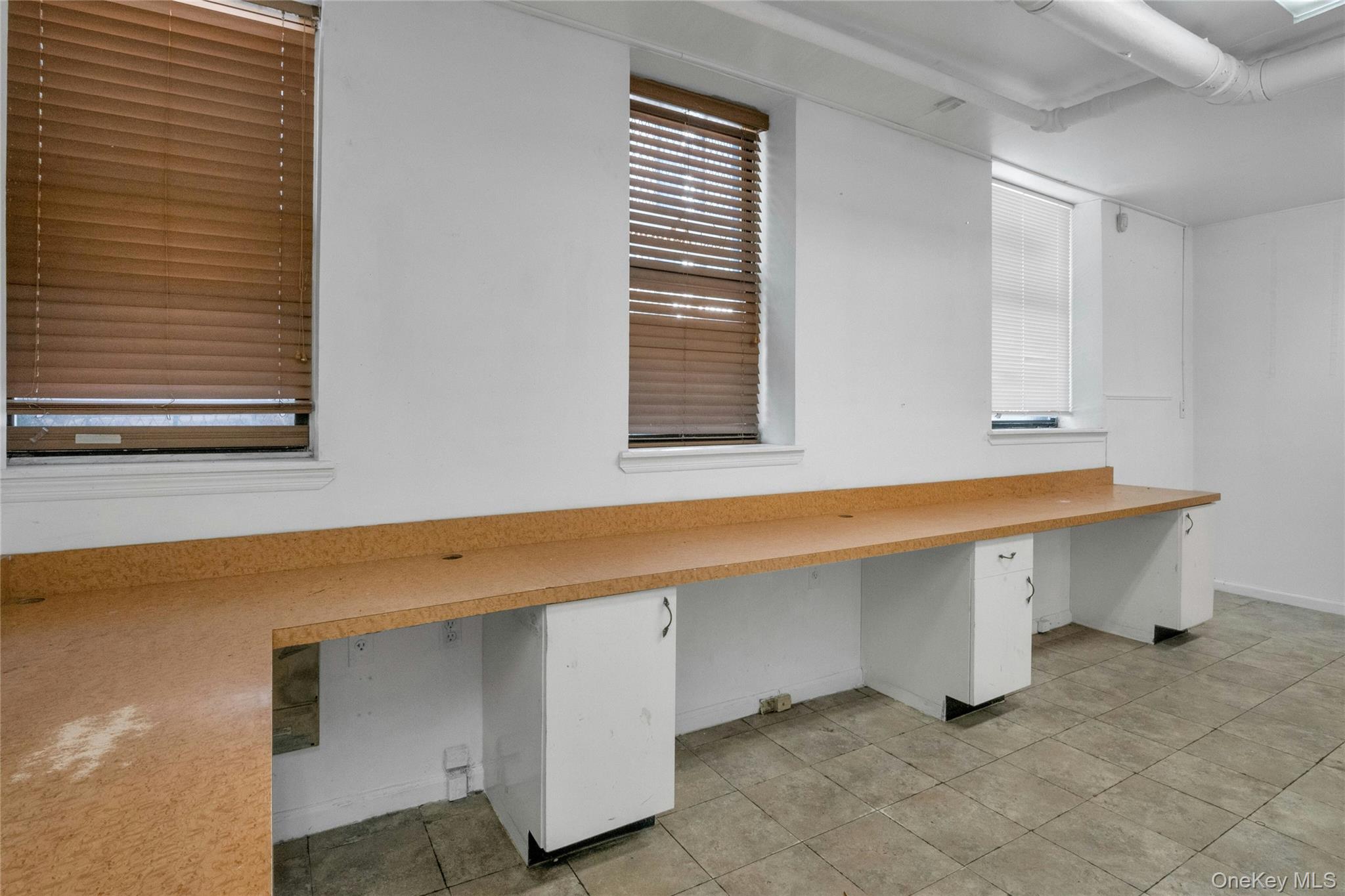 2400 Davidson Avenue # Ground FL Office, Bronx, NY 10468