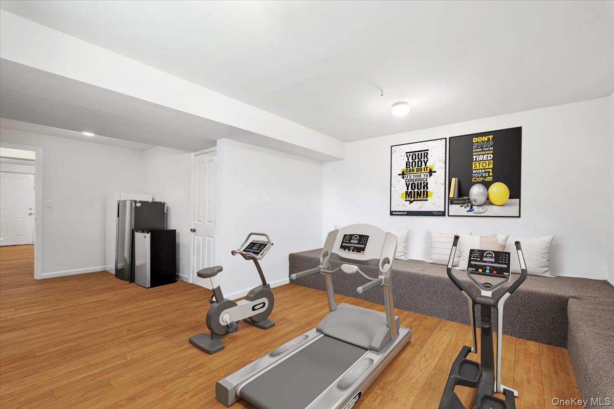 1 Thomas Court, Scarsdale, NY 10583