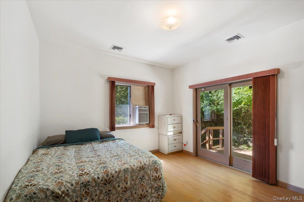 1 Thomas Court, Scarsdale, NY 10583