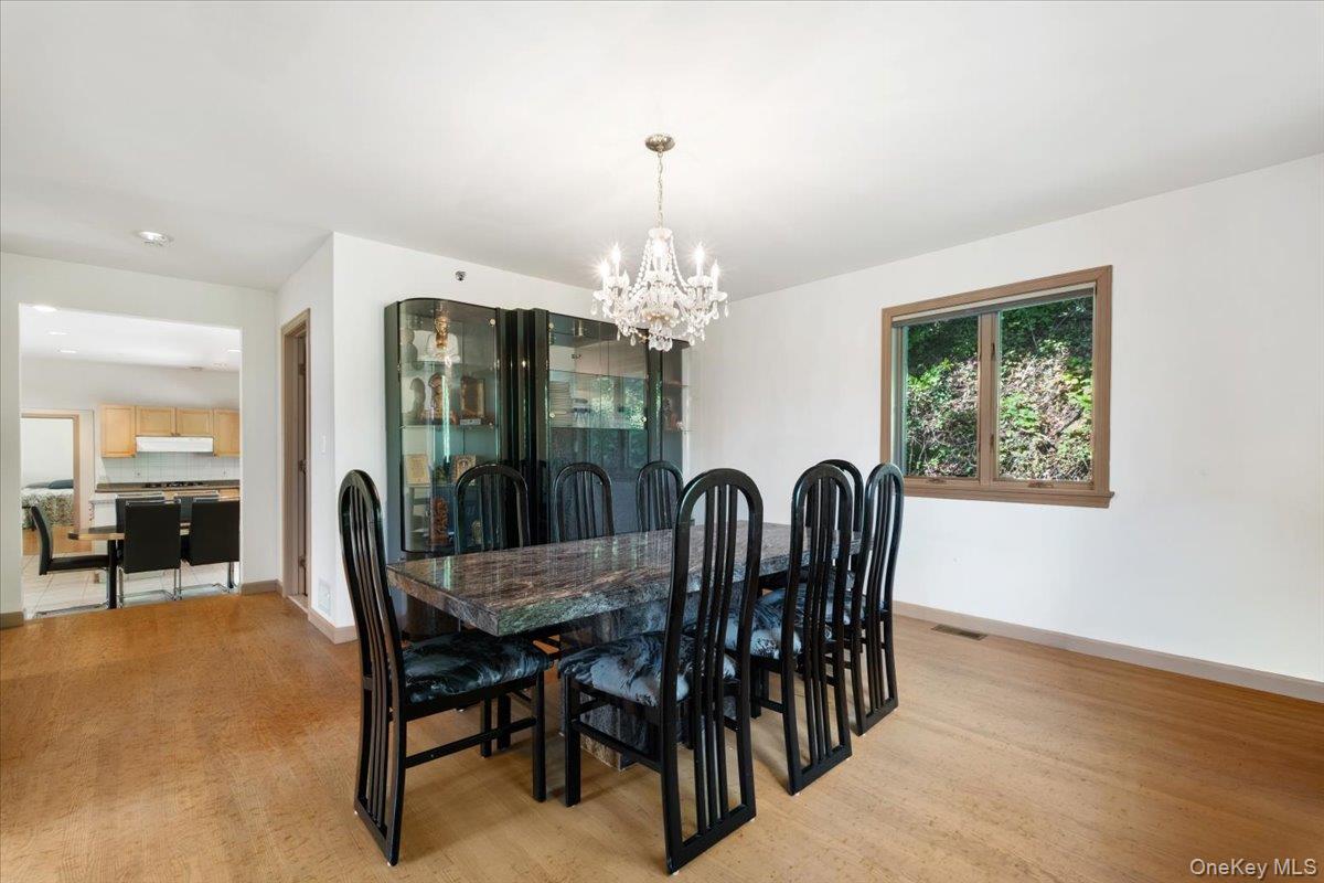 1 Thomas Court, Scarsdale, NY 10583