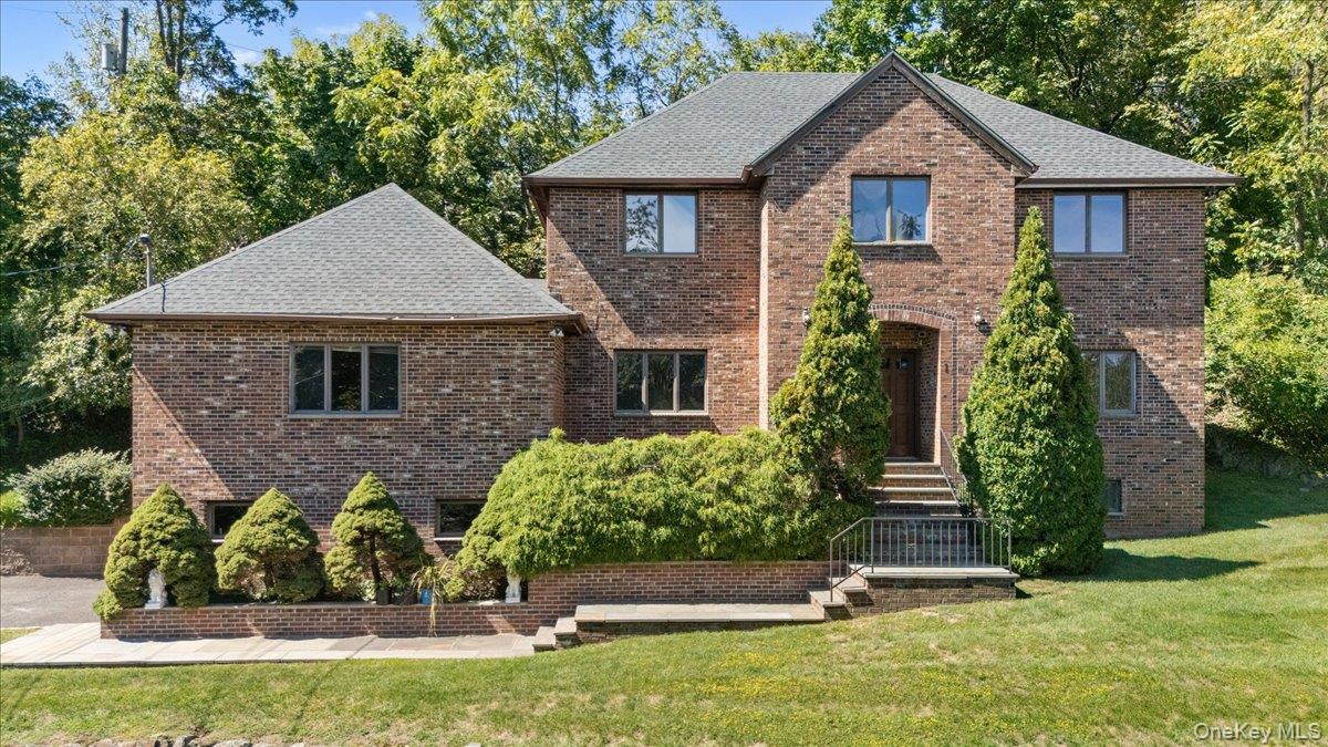 1 Thomas Court, Scarsdale, NY 10583