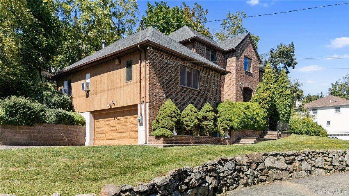 1 Thomas Court, Scarsdale, NY 10583