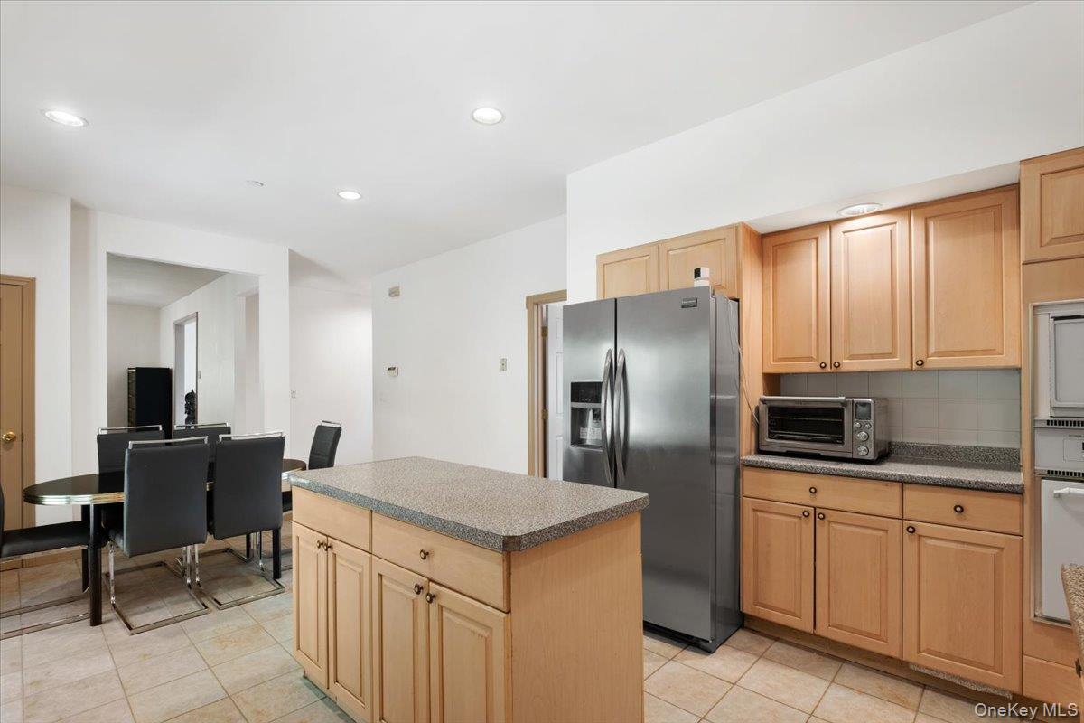 1 Thomas Court, Scarsdale, NY 10583