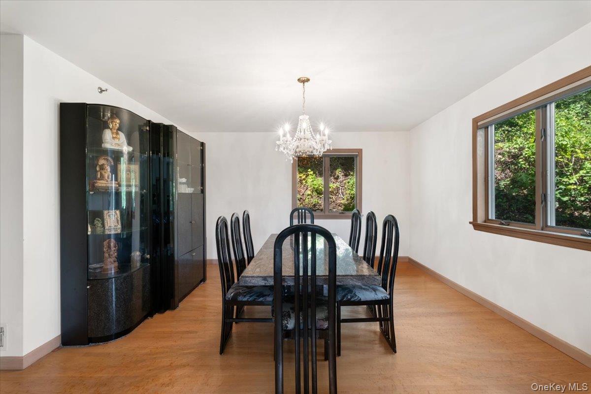 1 Thomas Court, Scarsdale, NY 10583