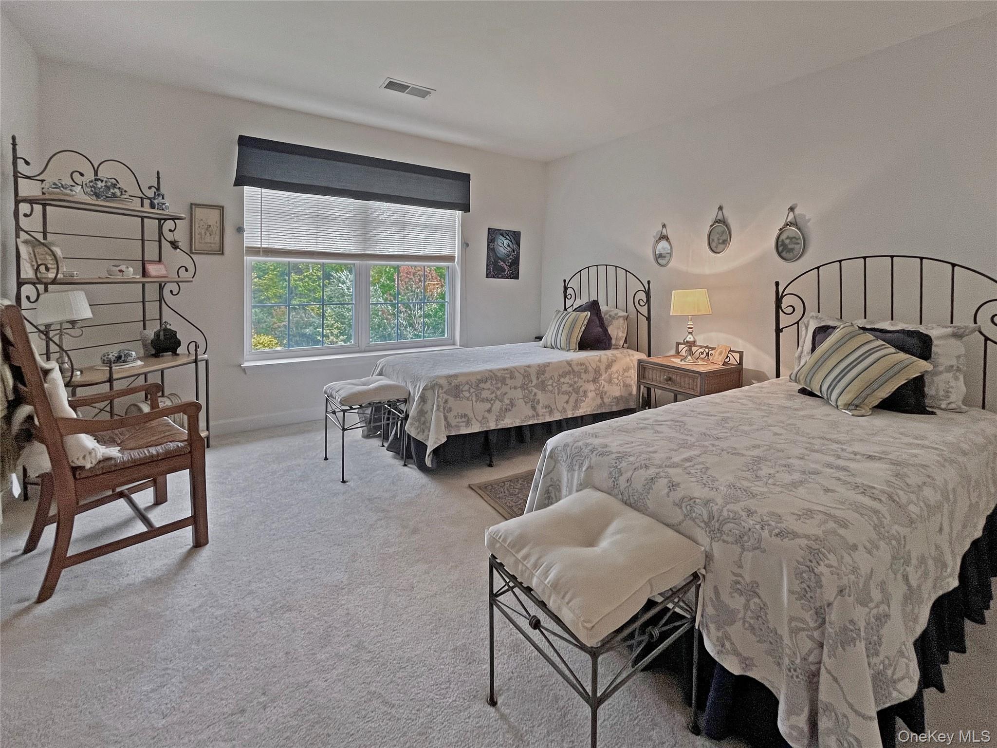 16 Alder Way, Wappingers Falls, NY 12590