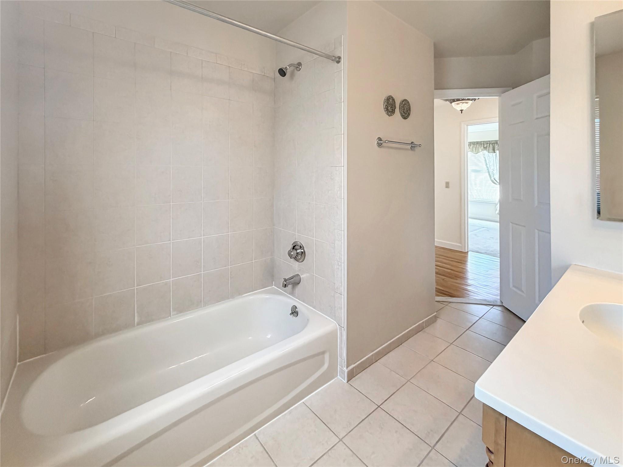 16 Alder Way, Wappingers Falls, NY 12590