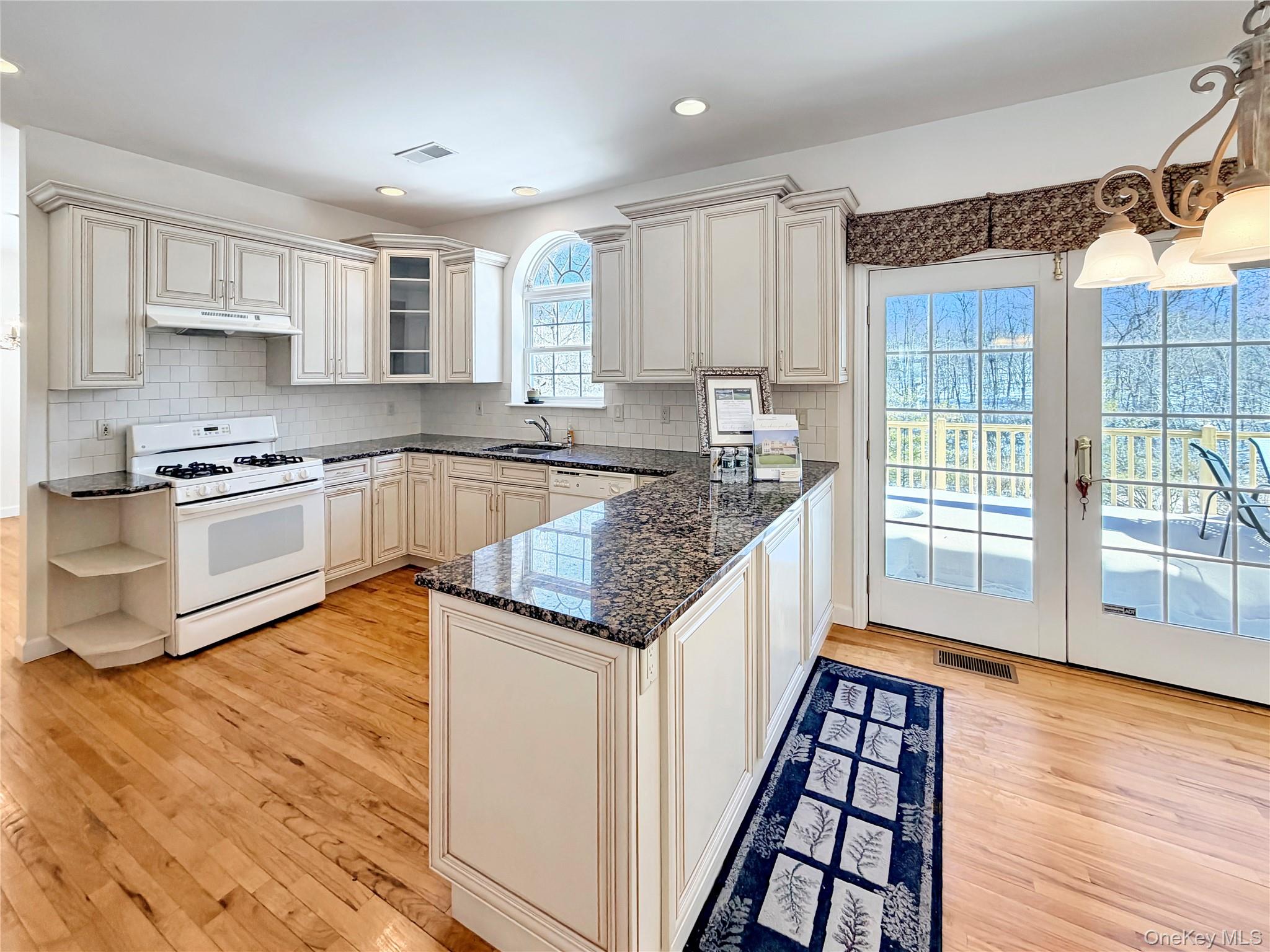 16 Alder Way, Wappingers Falls, NY 12590