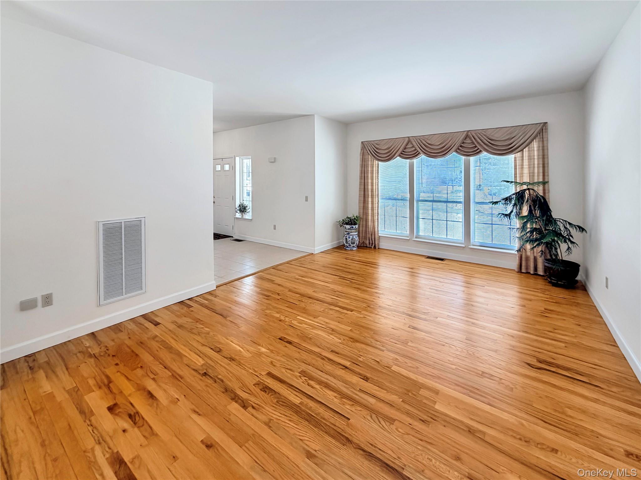 16 Alder Way, Wappingers Falls, NY 12590