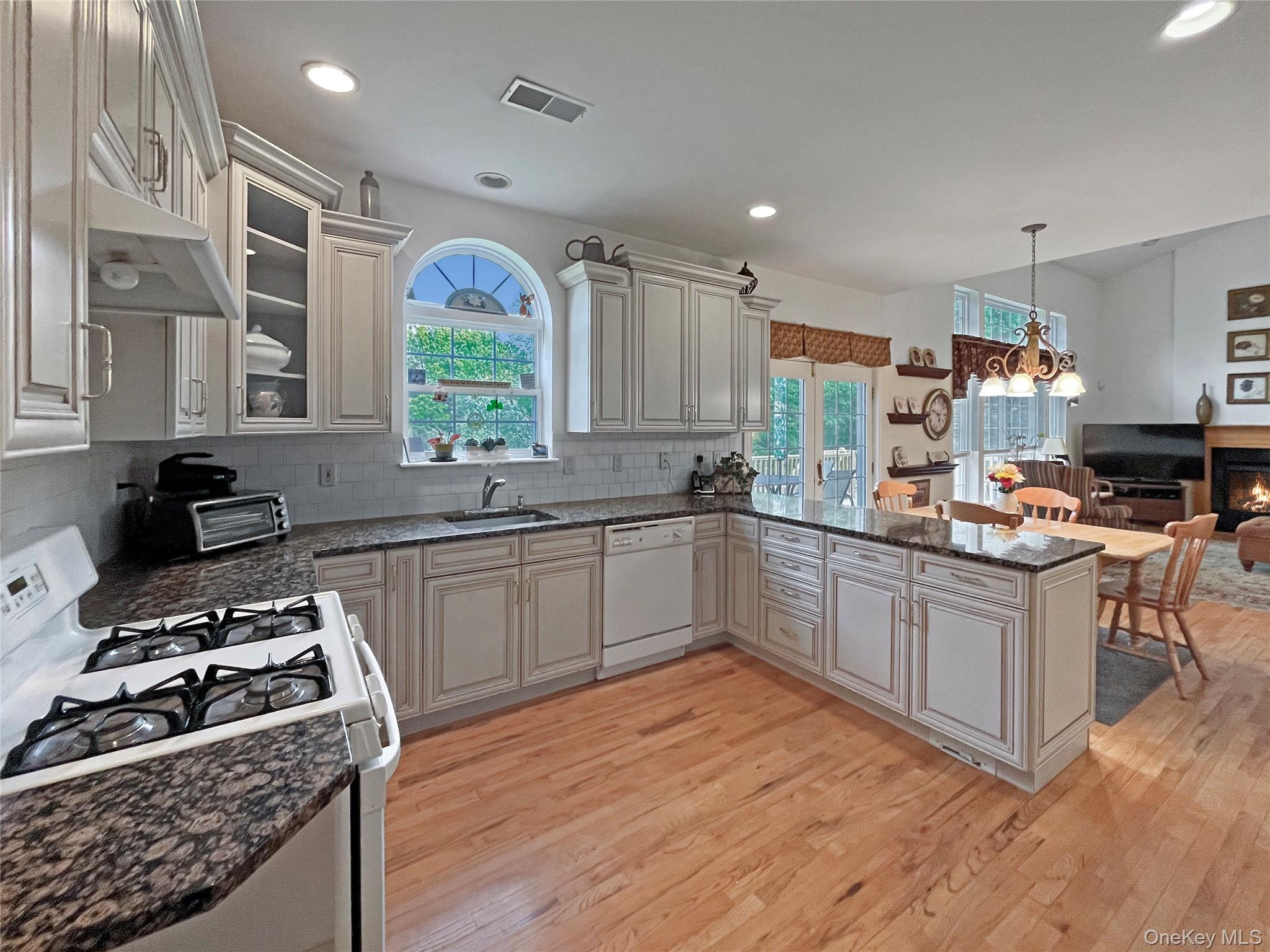 16 Alder Way, Wappingers Falls, NY 12590