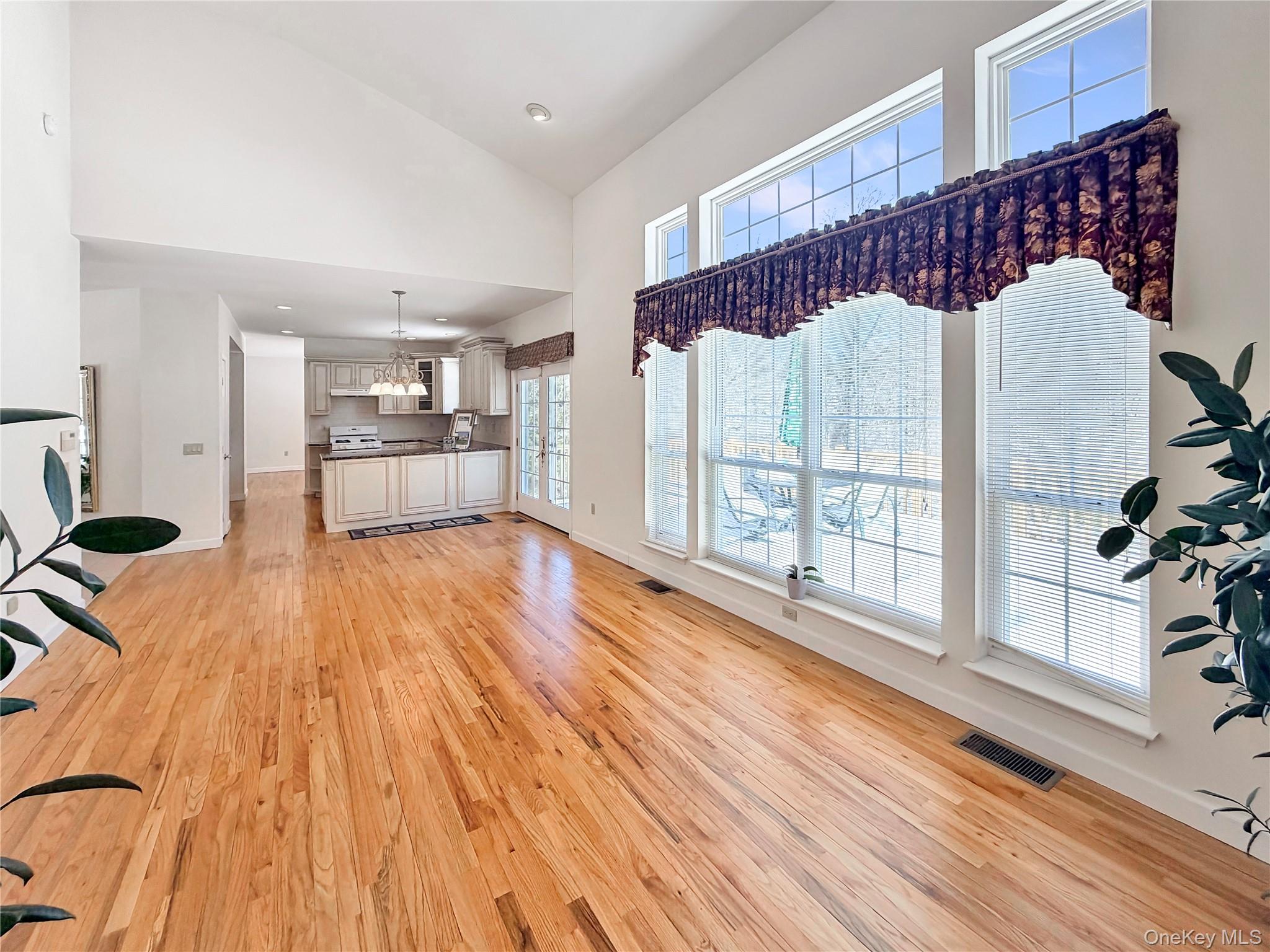 16 Alder Way, Wappingers Falls, NY 12590