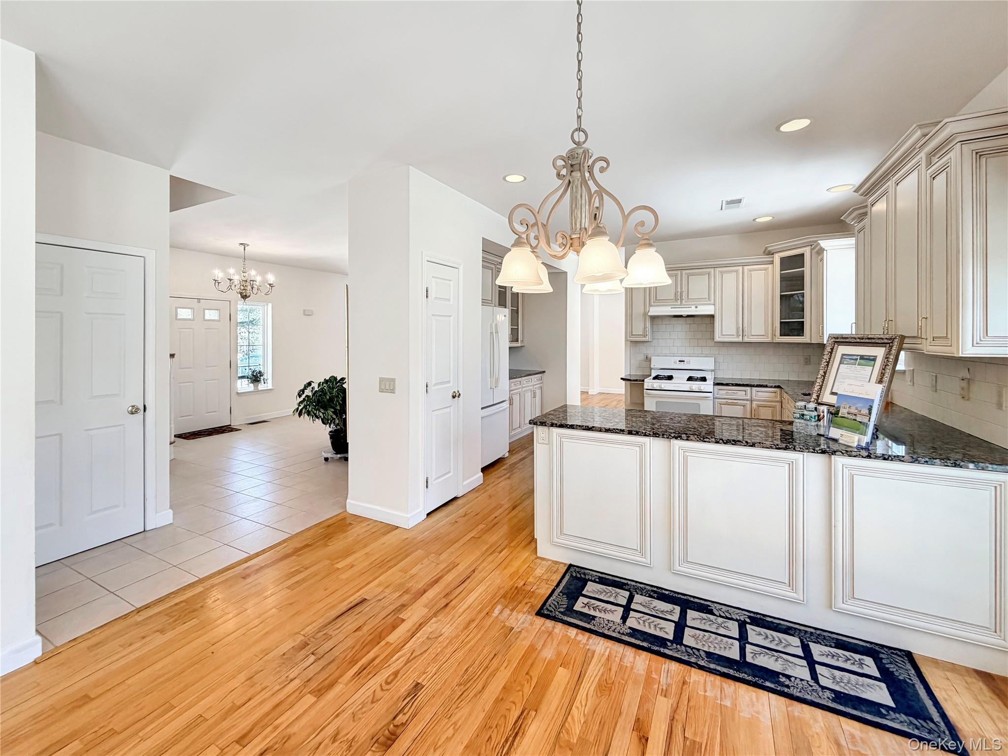 16 Alder Way, Wappingers Falls, NY 12590