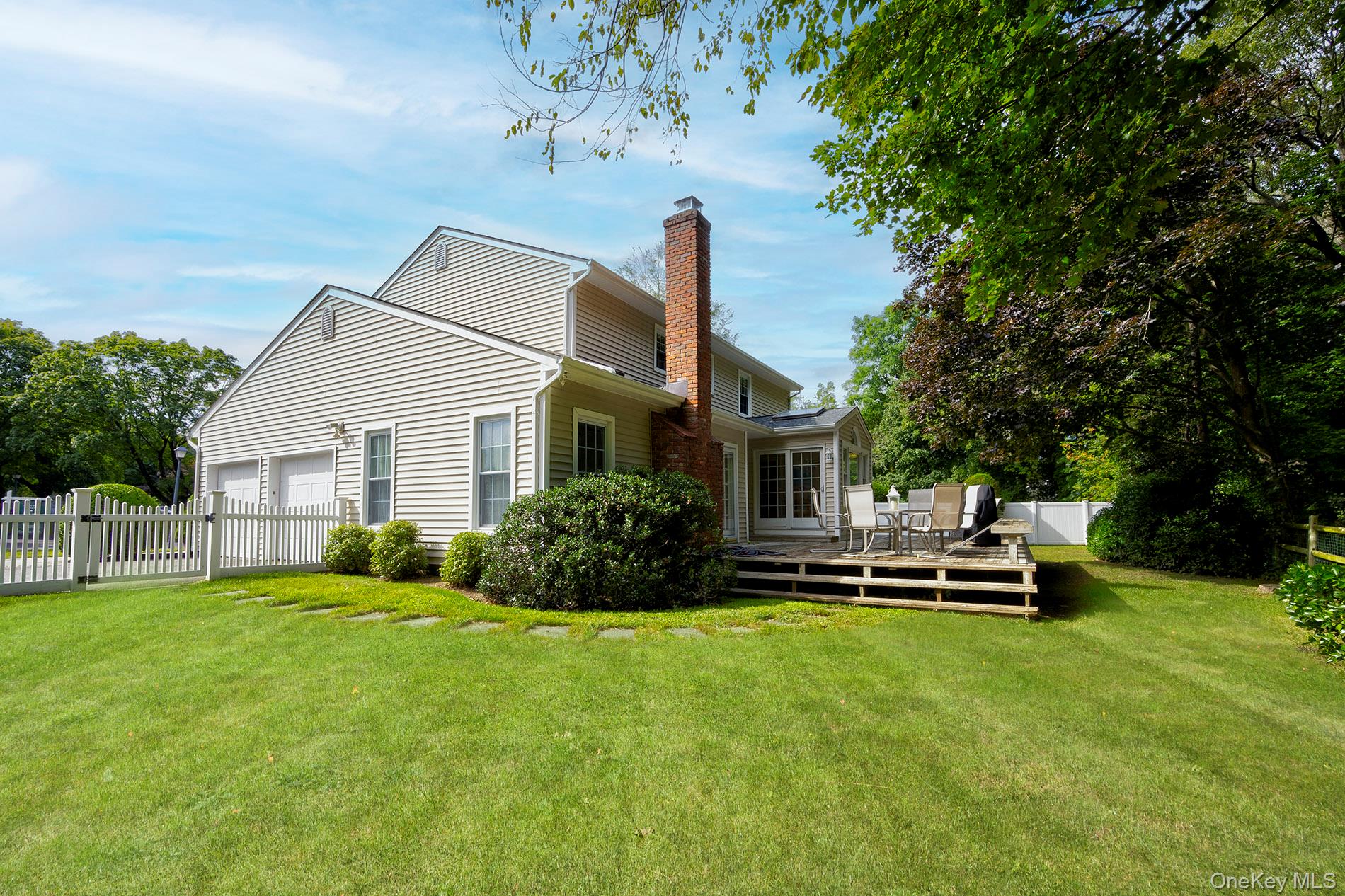 12 Foxdale Court, Huntington Station, NY 11746