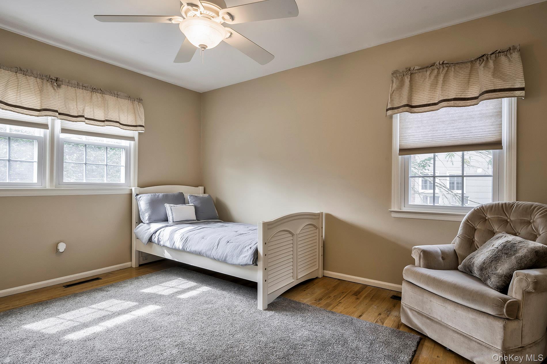 12 Foxdale Court, Huntington Station, NY 11746