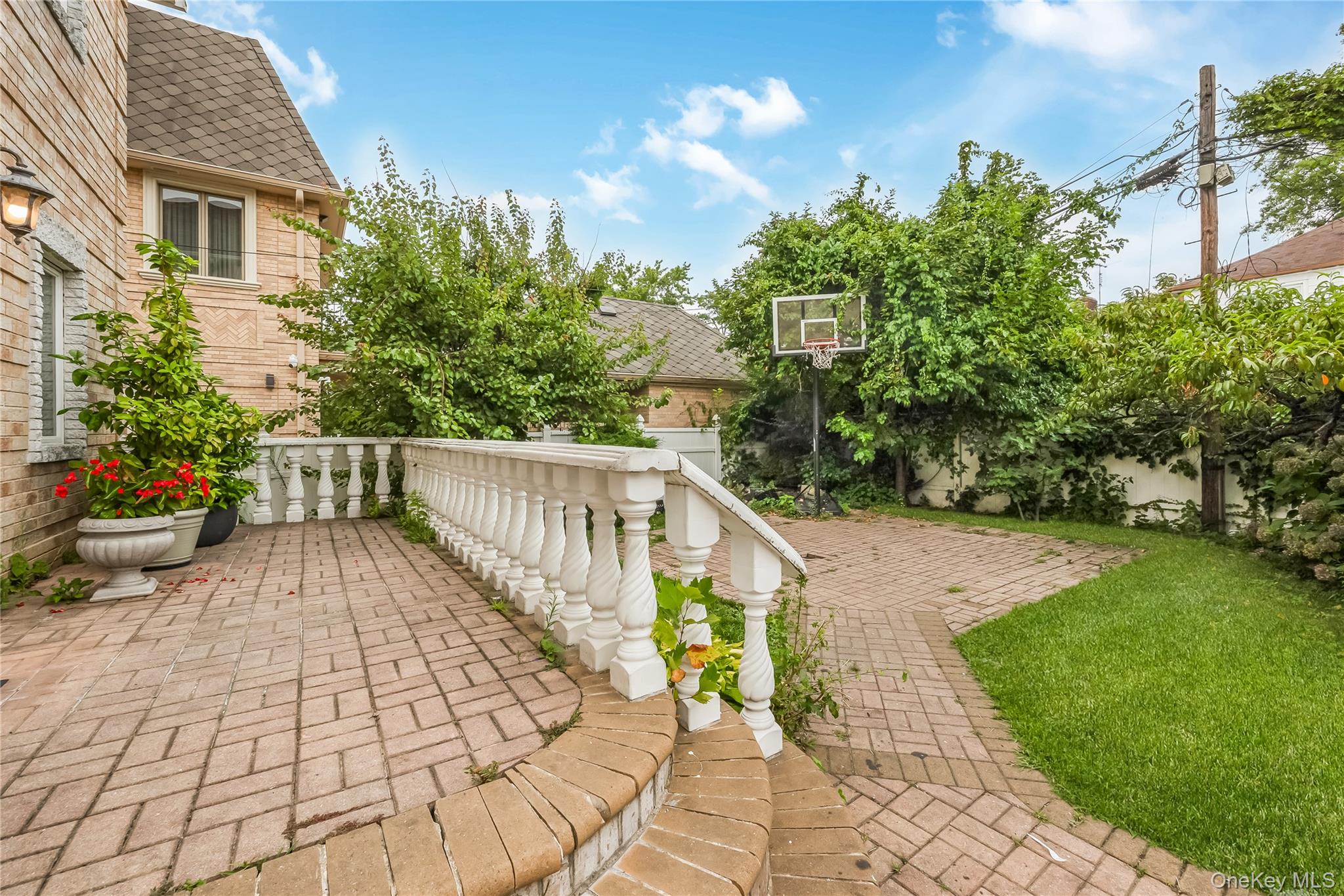 76-27 175 Street, Fresh Meadows, NY 11366