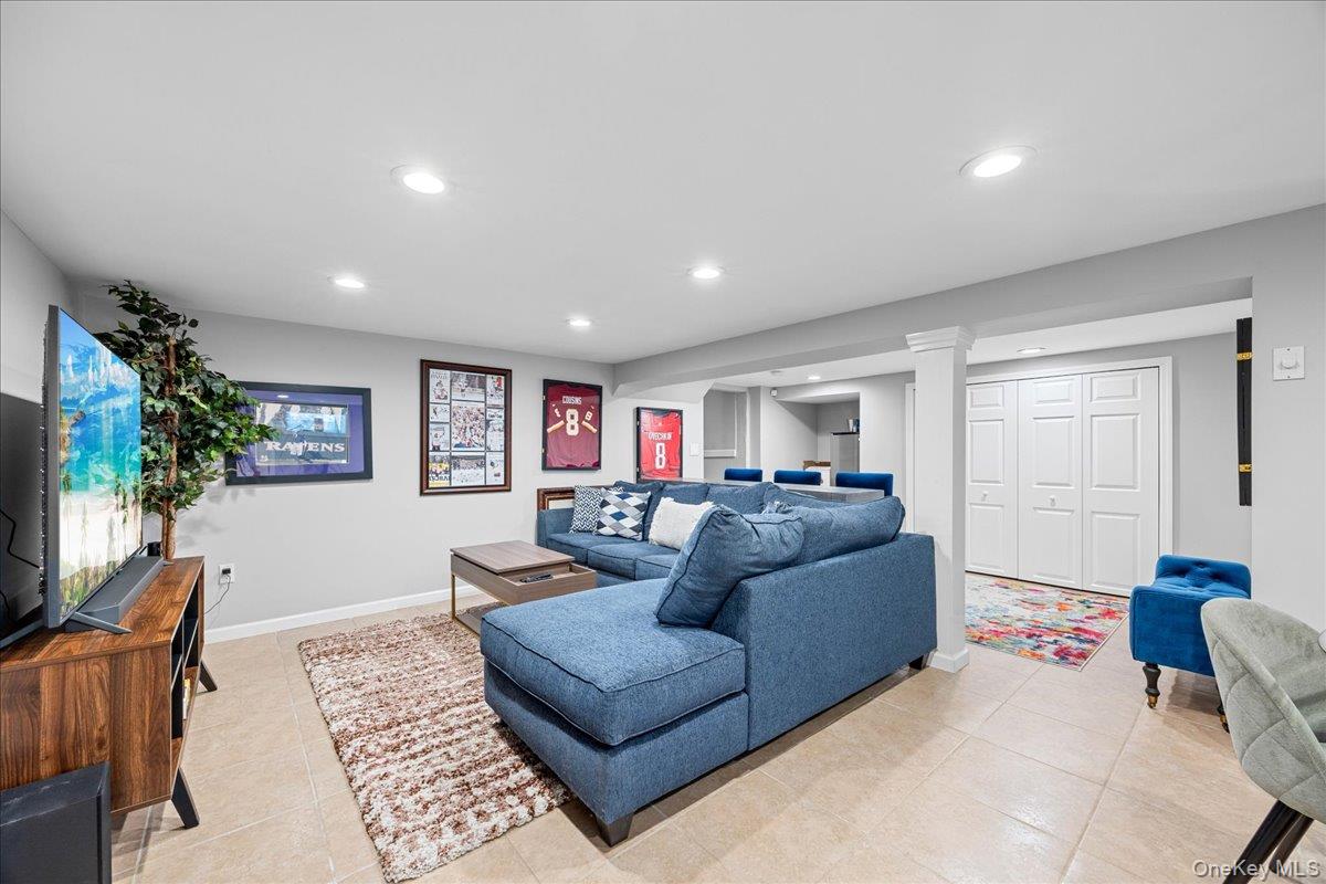 75 Shirley Lane, White Plains, NY 10607