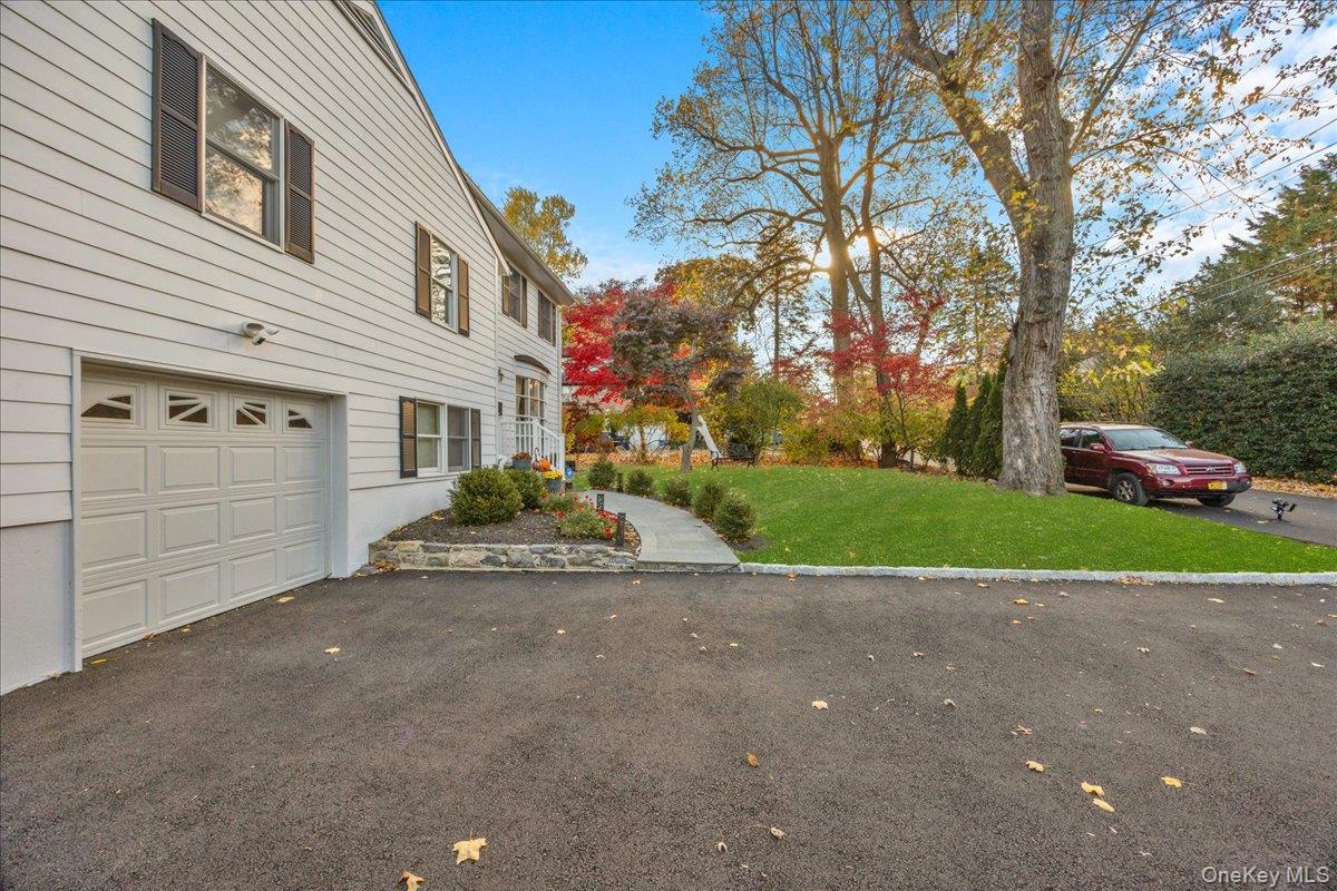 75 Shirley Lane, White Plains, NY 10607