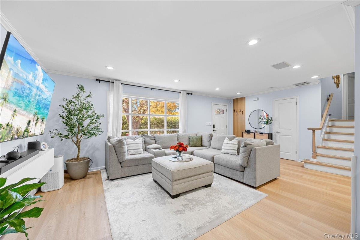 75 Shirley Lane, White Plains, NY 10607