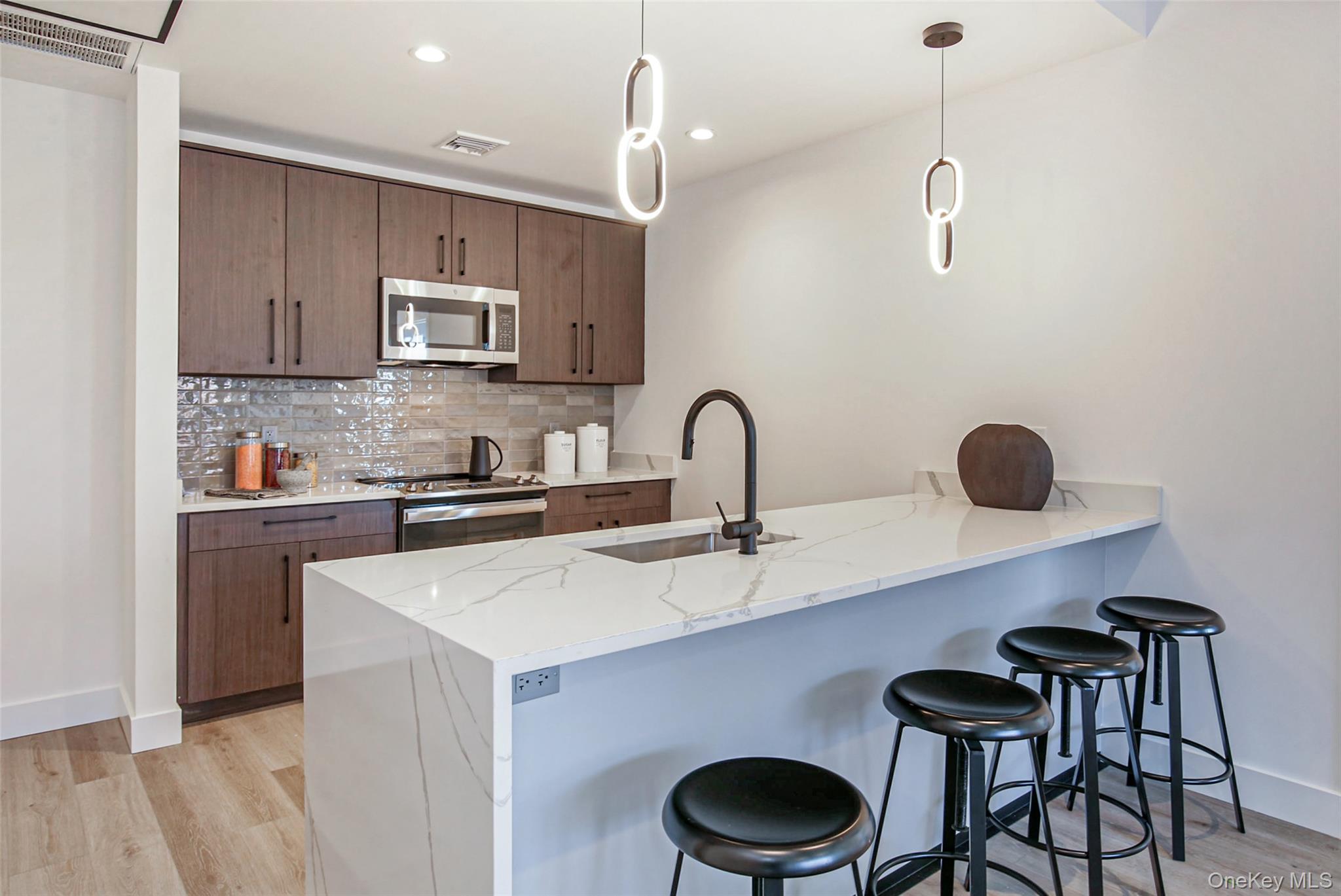 70 Memorial Plaza # 415, Pleasantville, NY 10570