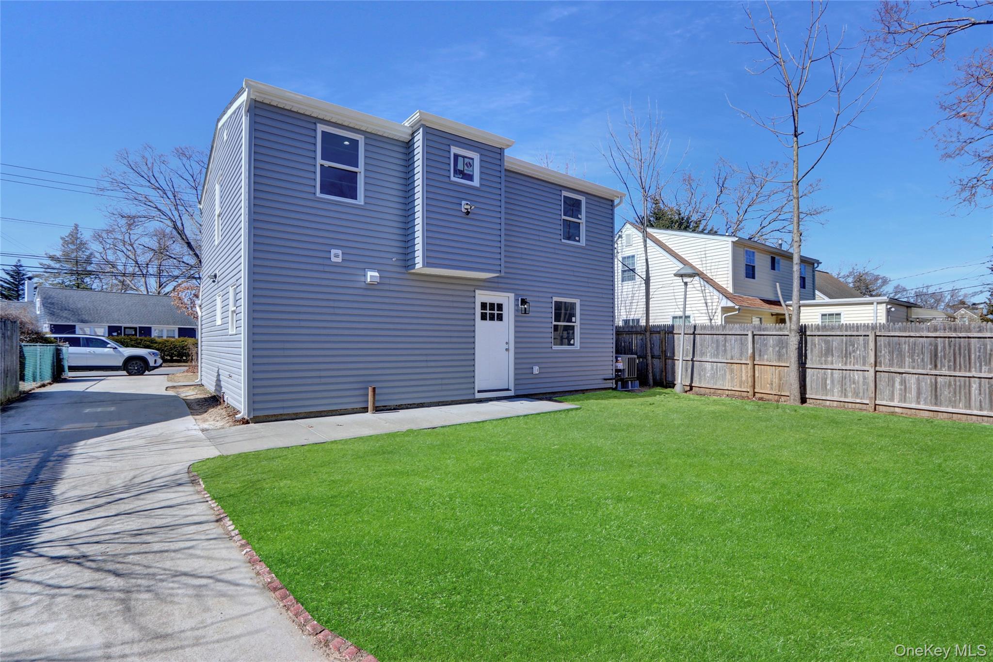 77 Carlls Path, North Babylon, NY 11703