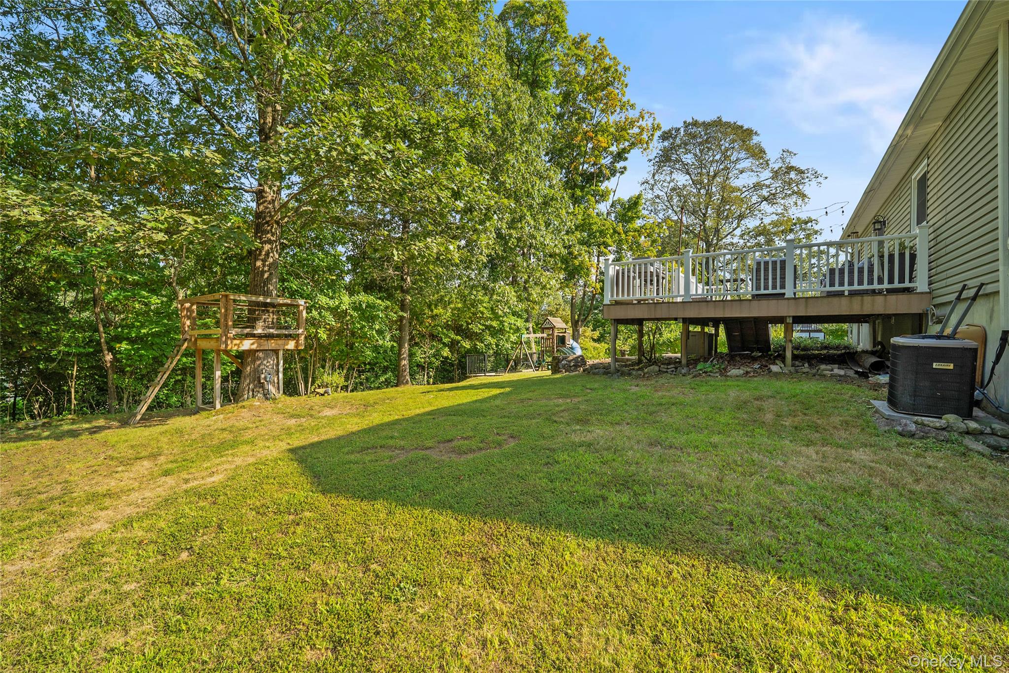 39 Graney Court, Pearl River, NY 10965