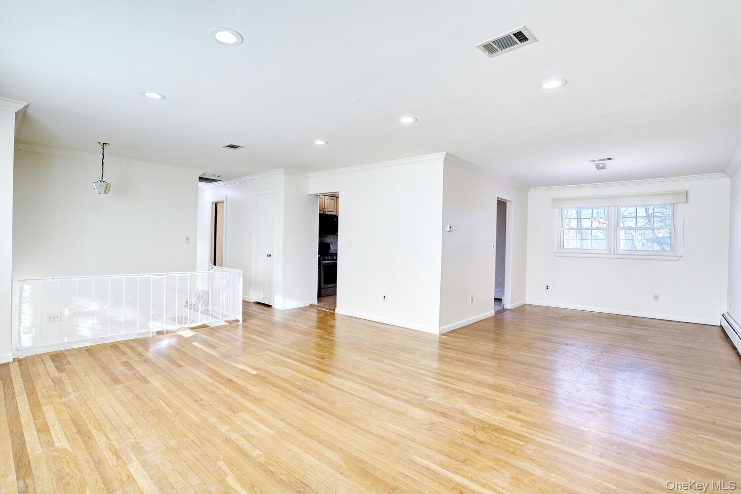 12 Van Gogh Lane, Airmont, NY 10901