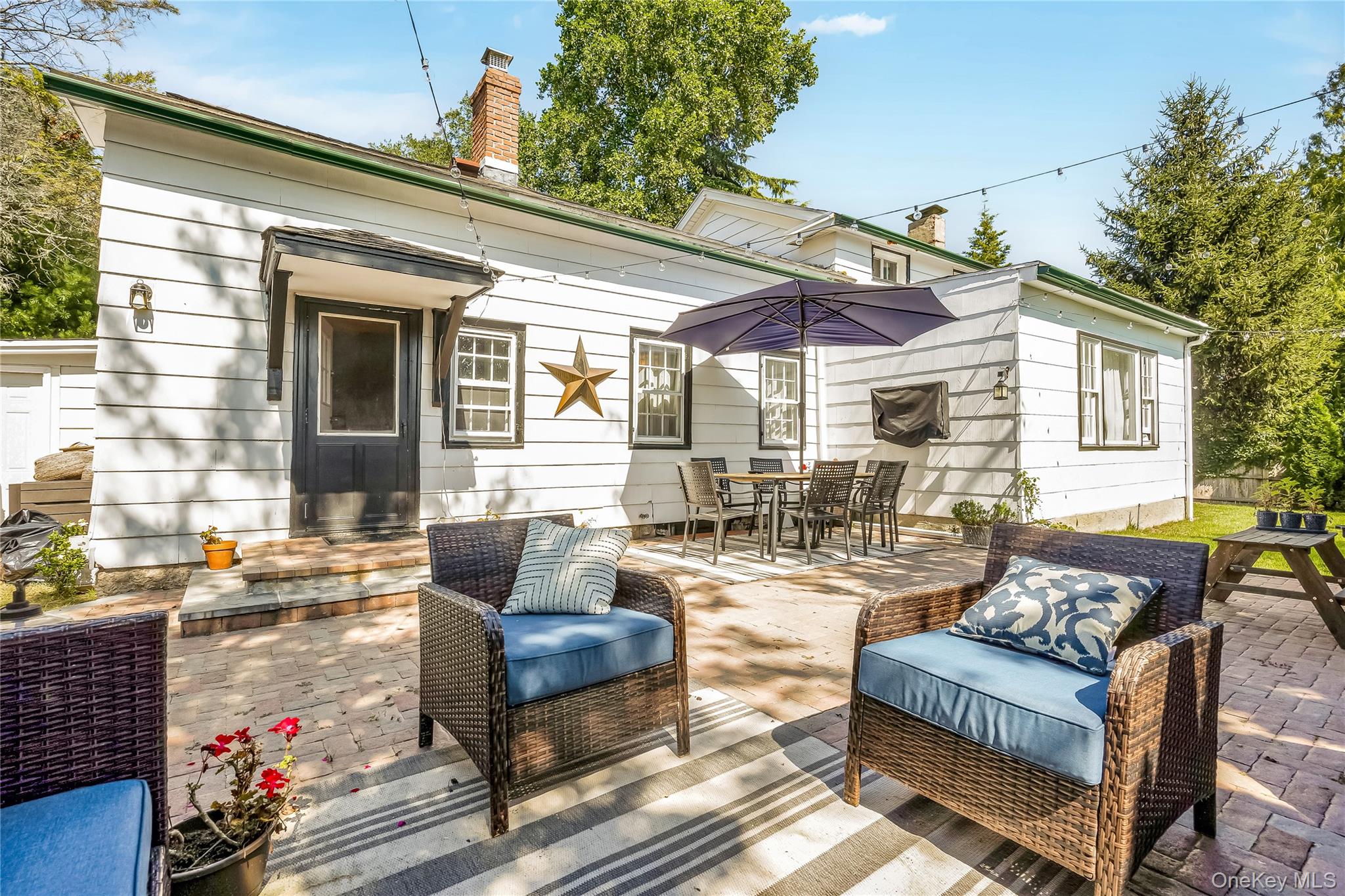 16 Rider Avenue, Malverne, NY 11565