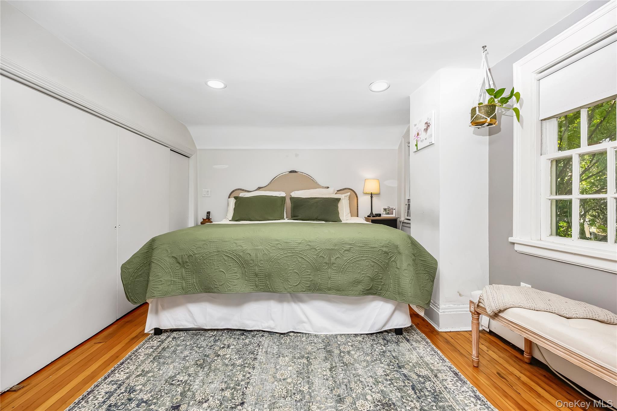 16 Rider Avenue, Malverne, NY 11565