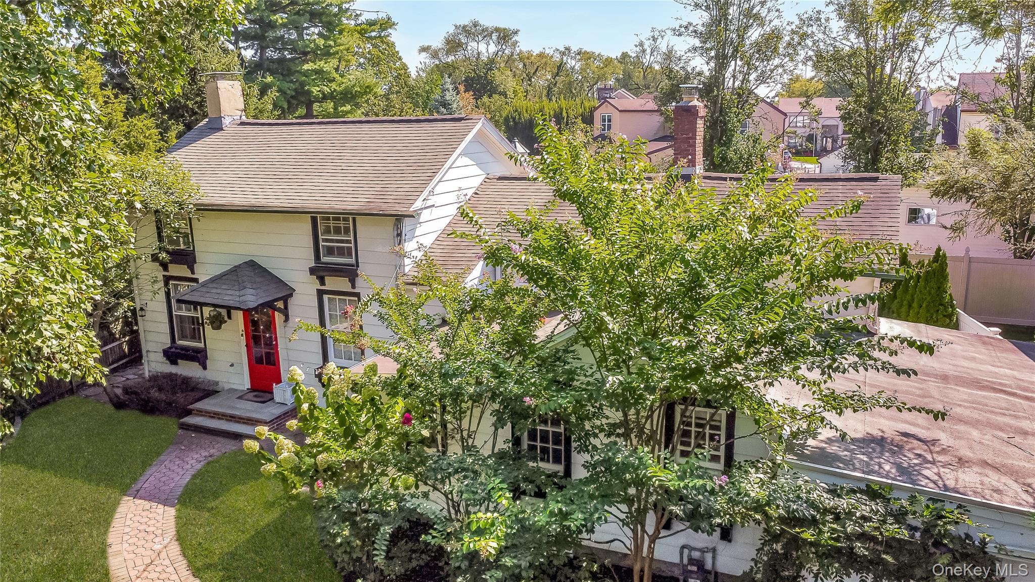 16 Rider Avenue, Malverne, NY 11565