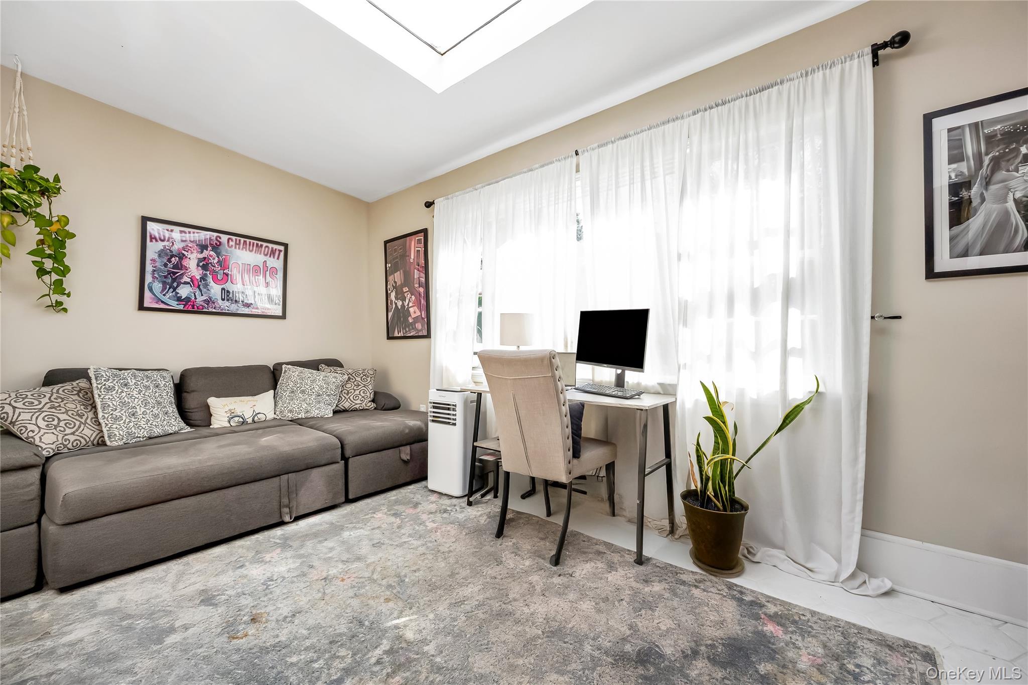 16 Rider Avenue, Malverne, NY 11565