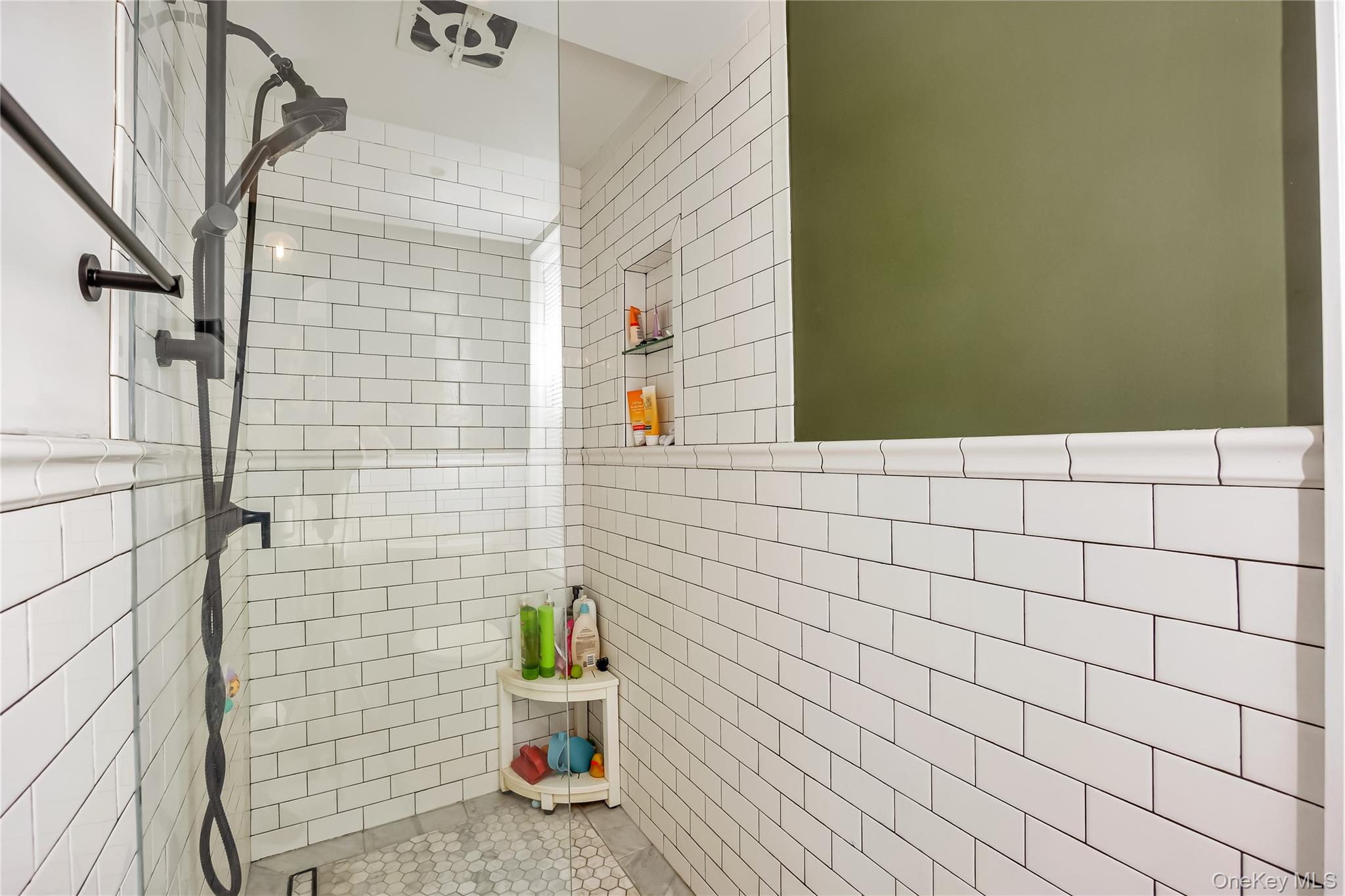 16 Rider Avenue, Malverne, NY 11565