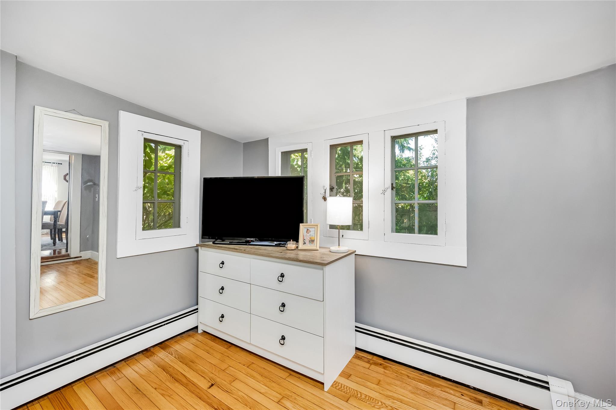 16 Rider Avenue, Malverne, NY 11565