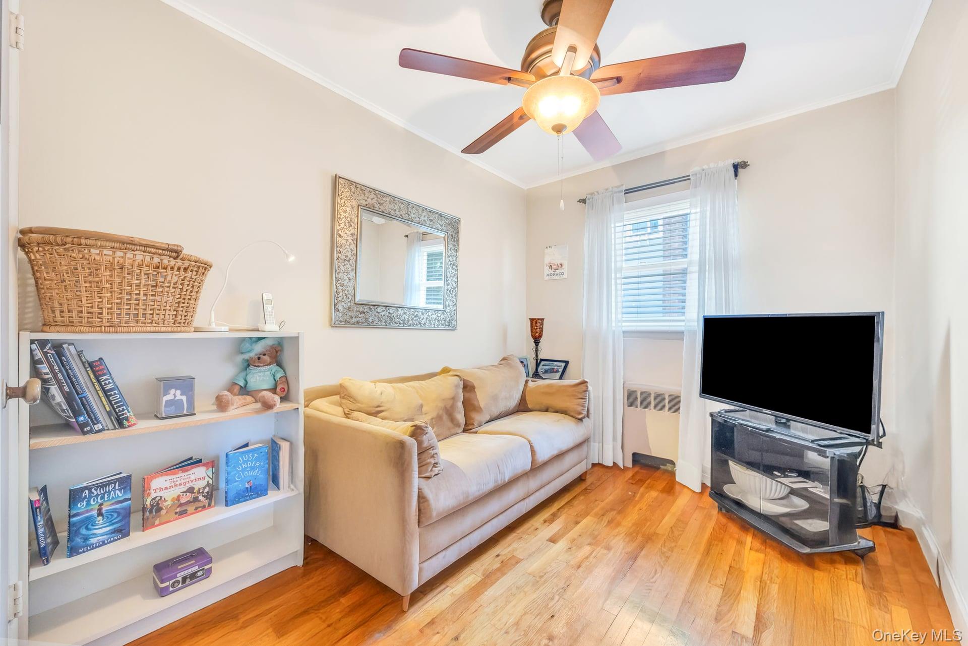 10 Layton Avenue, Hicksville, NY 11801