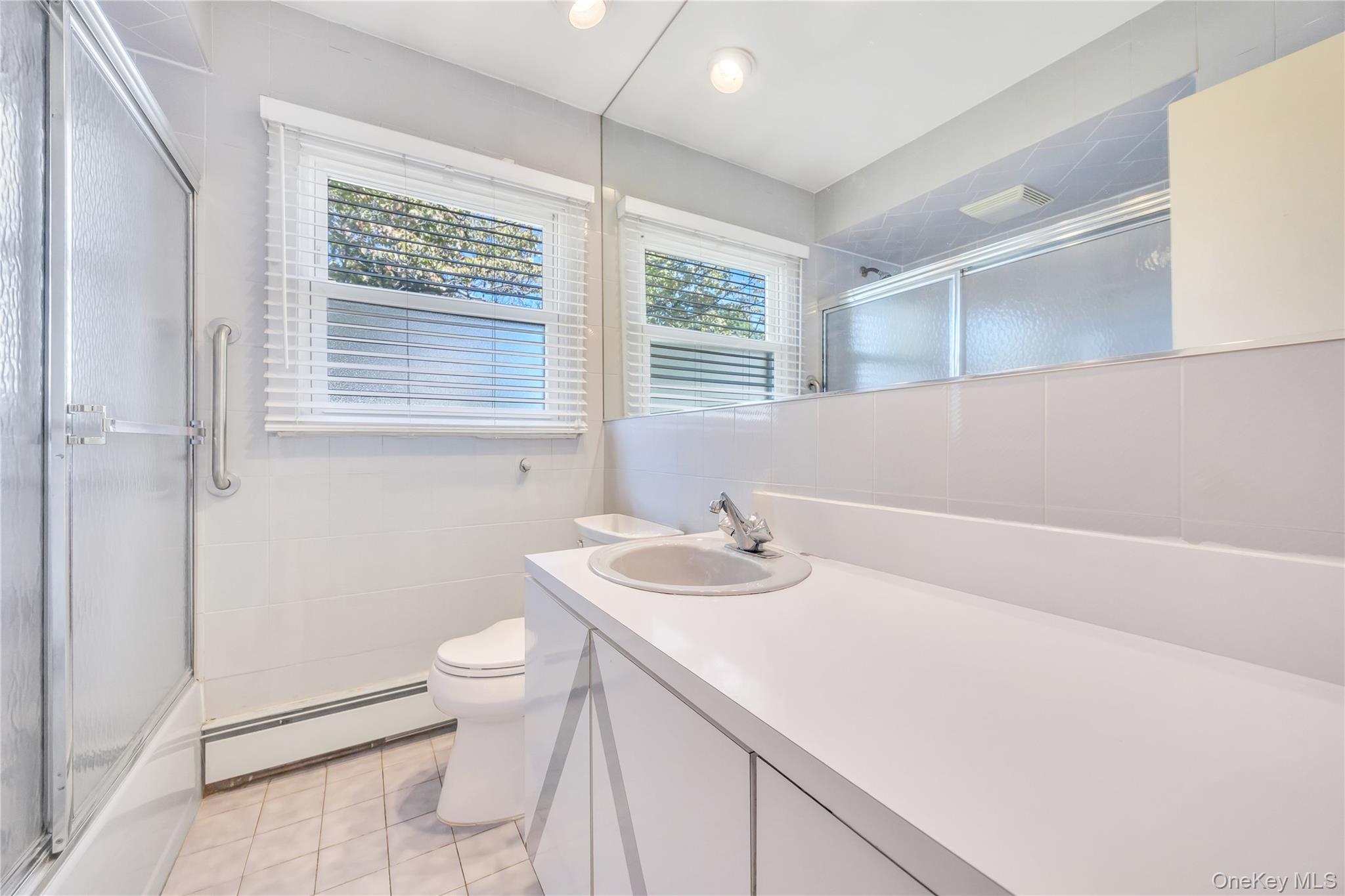 10 Layton Avenue, Hicksville, NY 11801