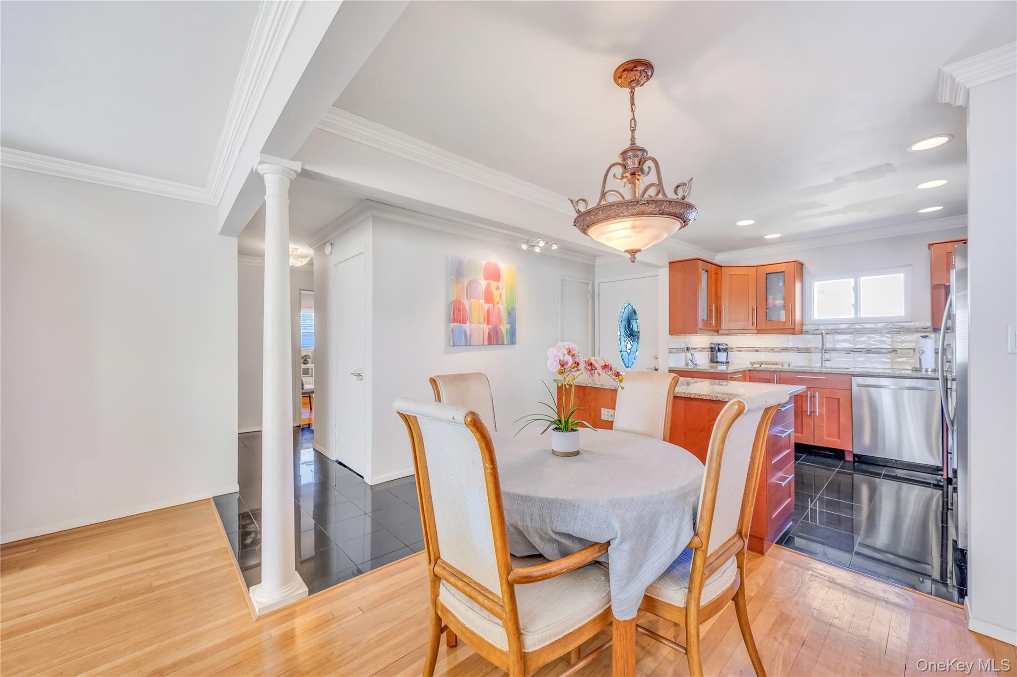 10 Layton Avenue, Hicksville, NY 11801