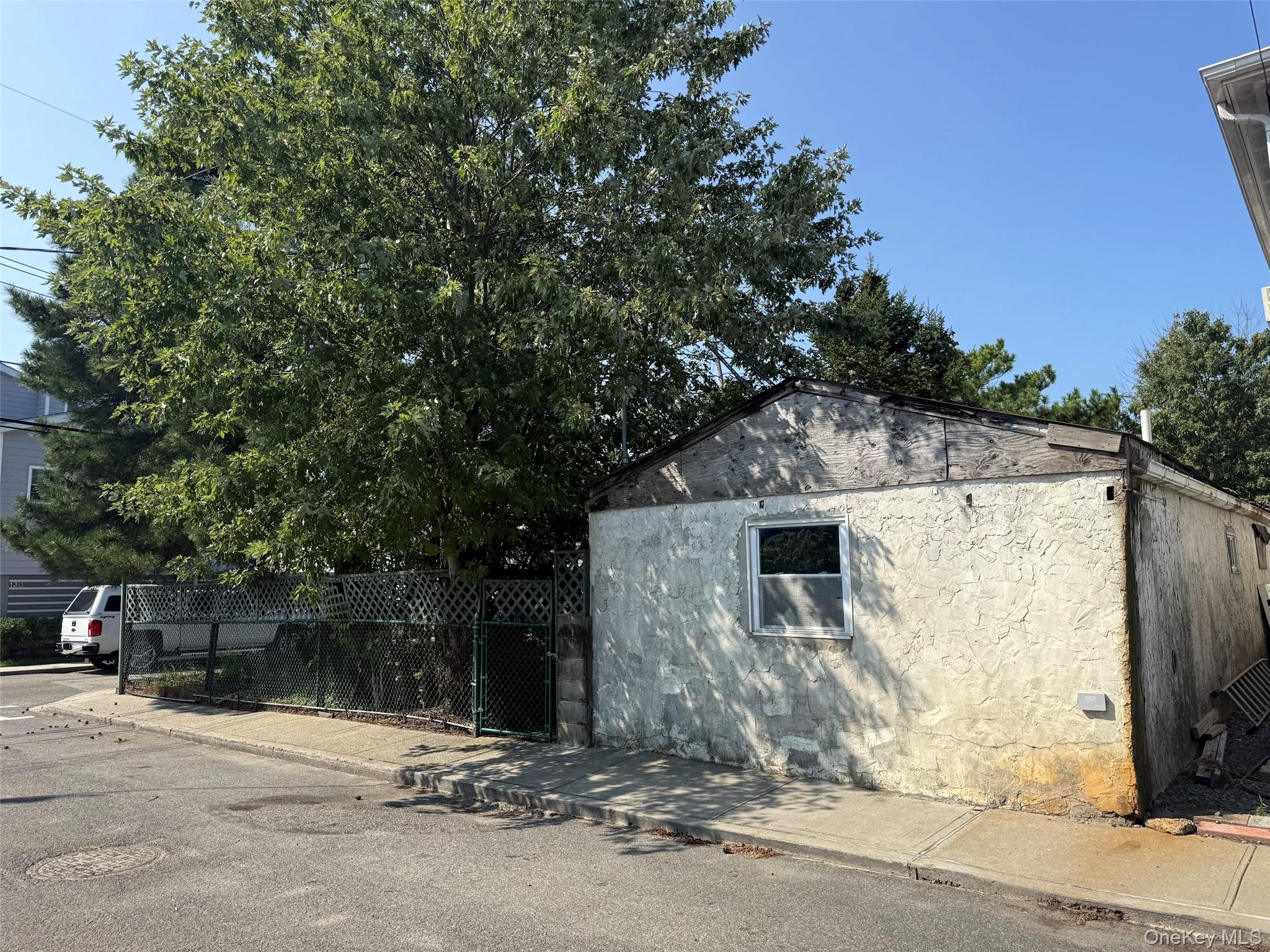 815 Walton Road, Broad Channel, NY 11693