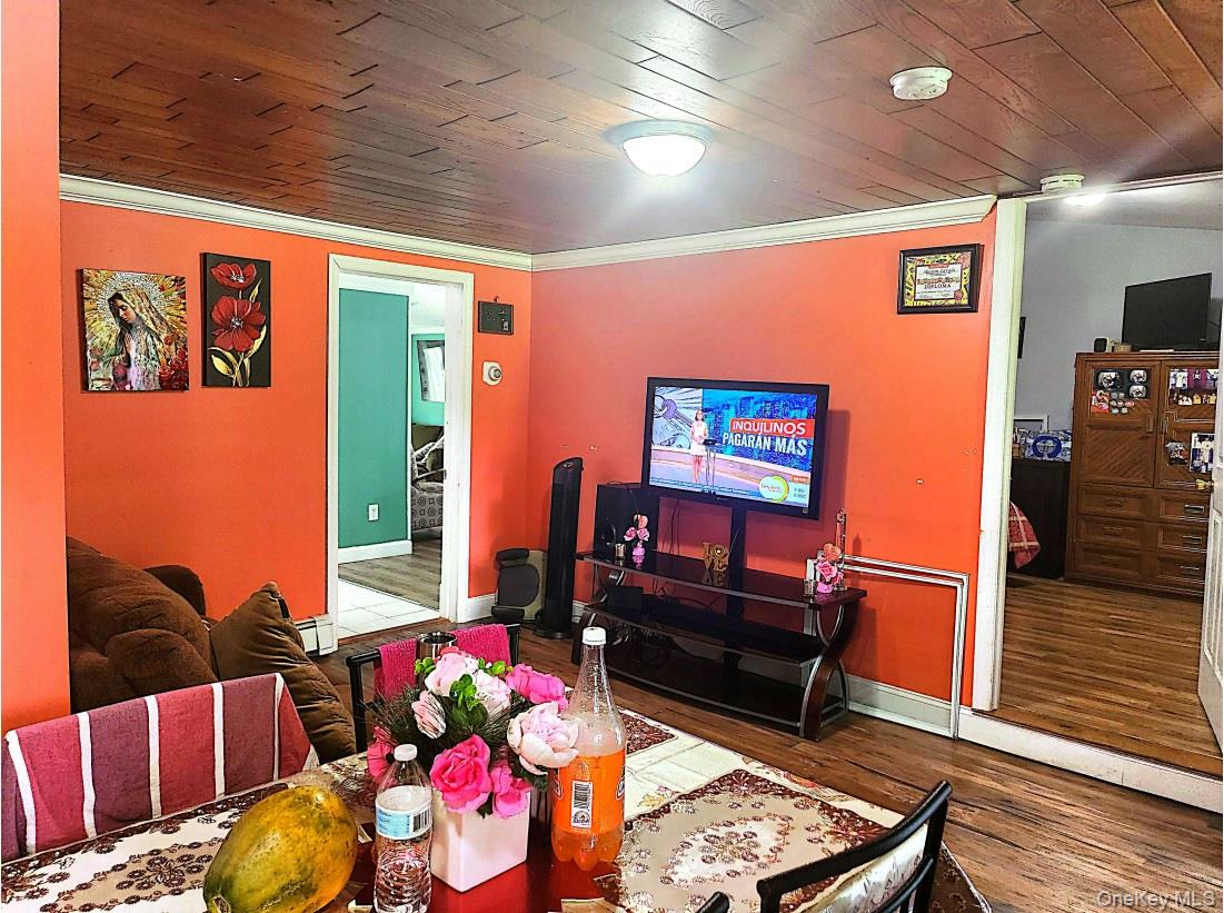 112 S Bedford Avenue, Islandia, NY 11749