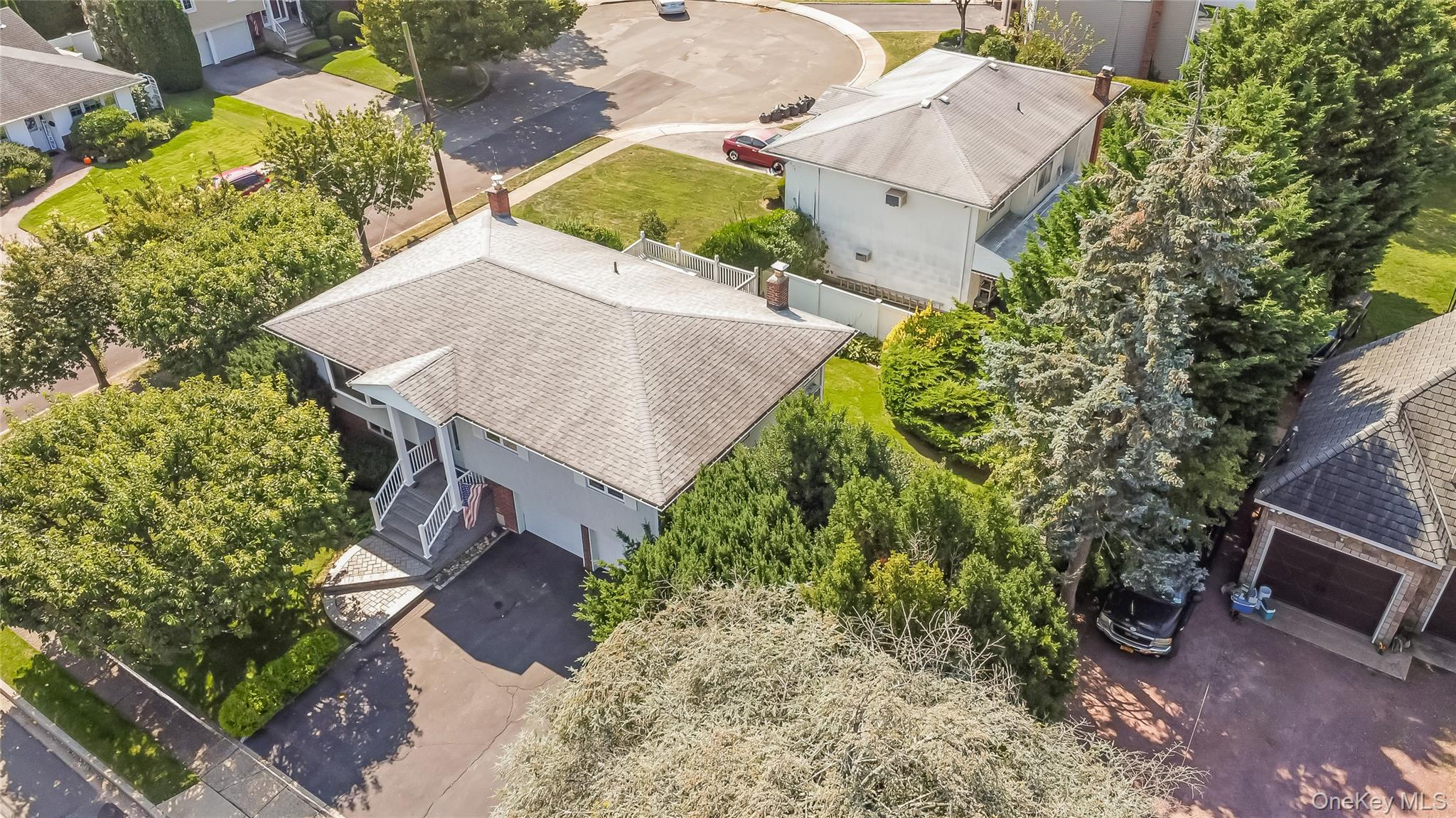 27 Belmont Avenue, Plainview, NY 11803