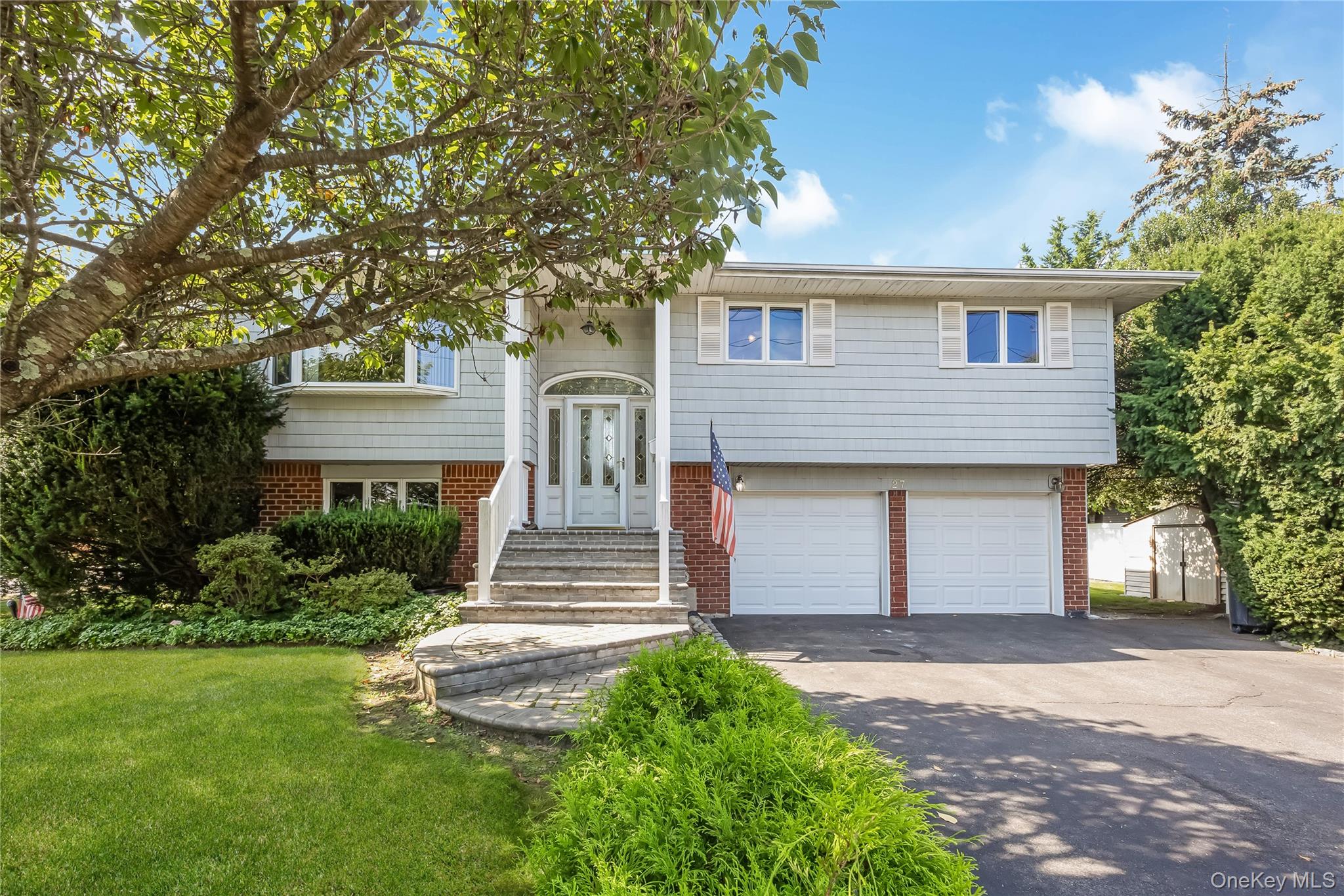 27 Belmont Avenue, Plainview, NY 11803