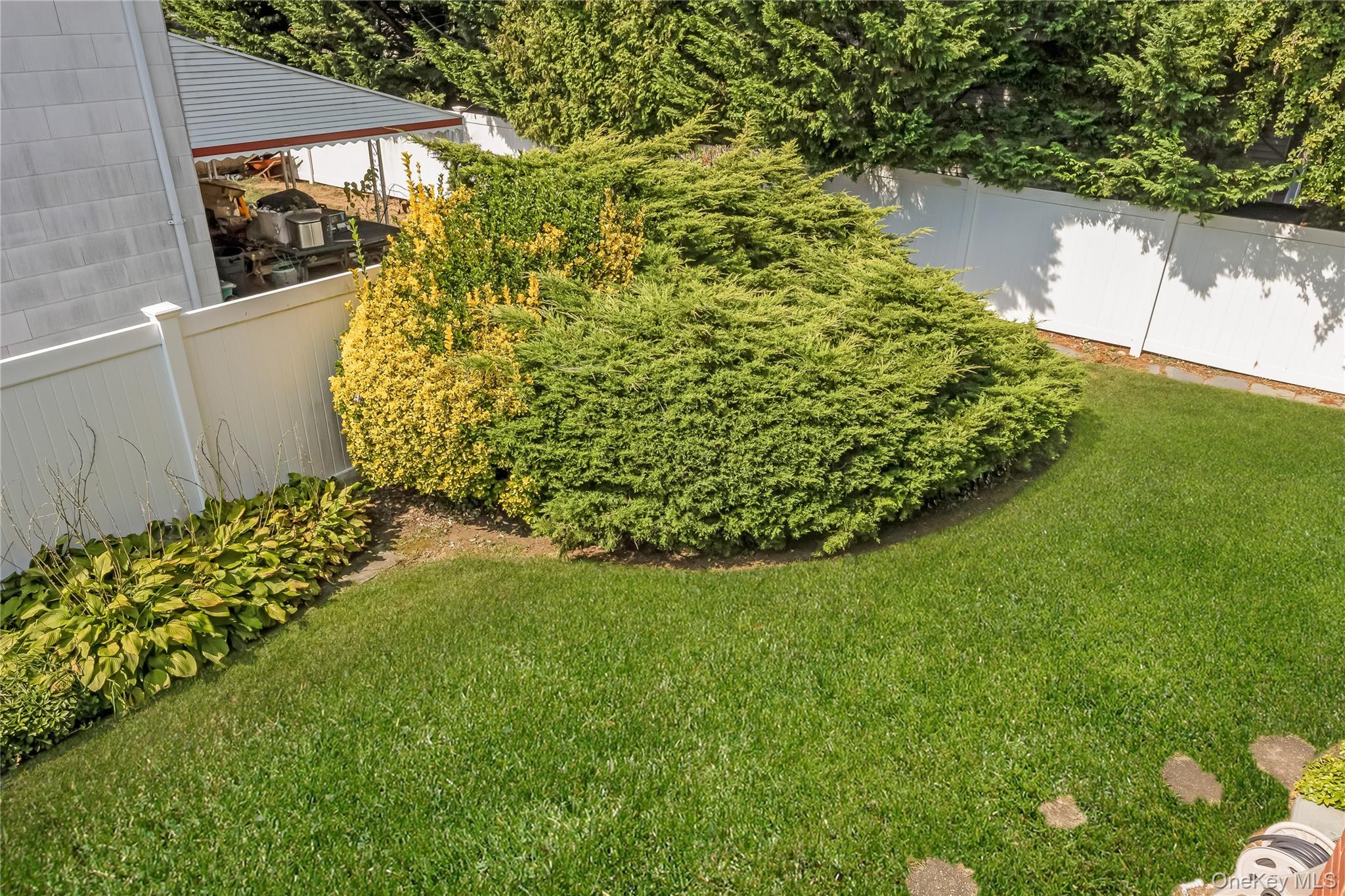 27 Belmont Avenue, Plainview, NY 11803