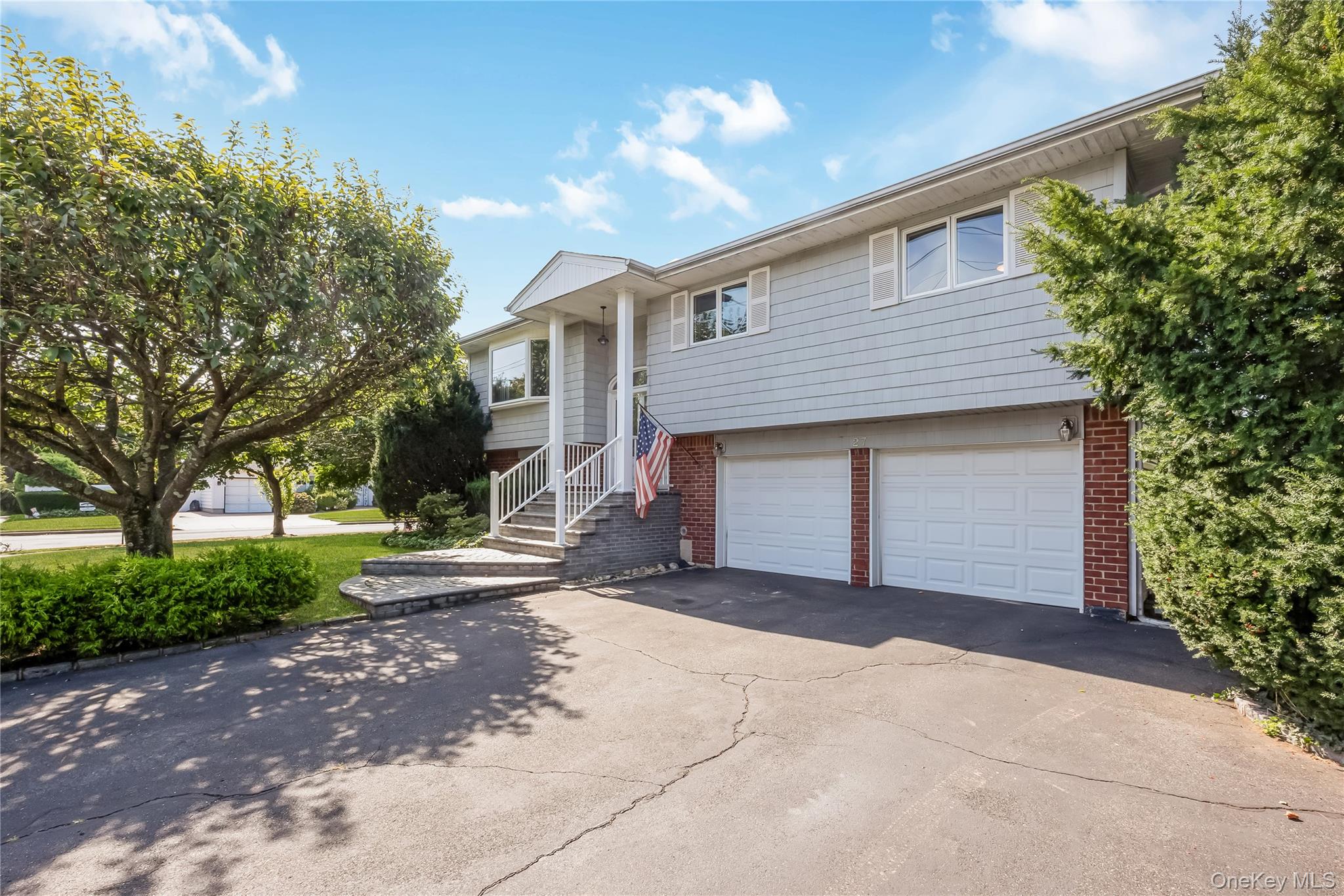 27 Belmont Avenue, Plainview, NY 11803