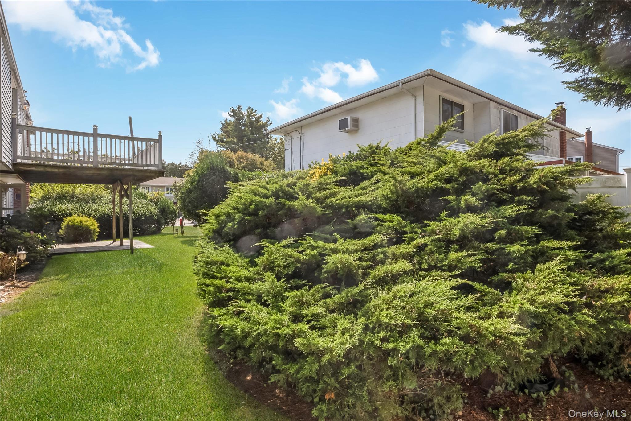 27 Belmont Avenue, Plainview, NY 11803