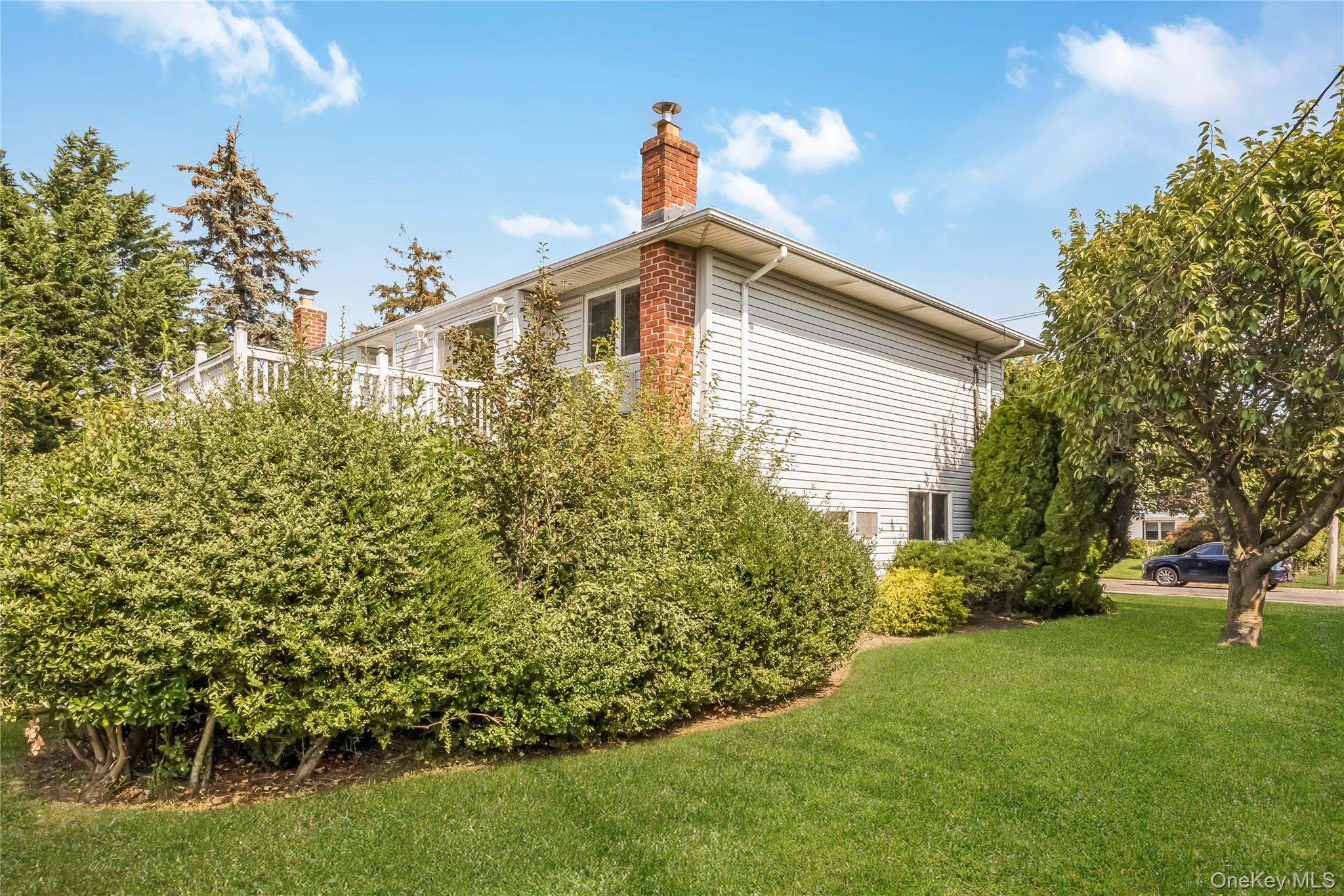 27 Belmont Avenue, Plainview, NY 11803