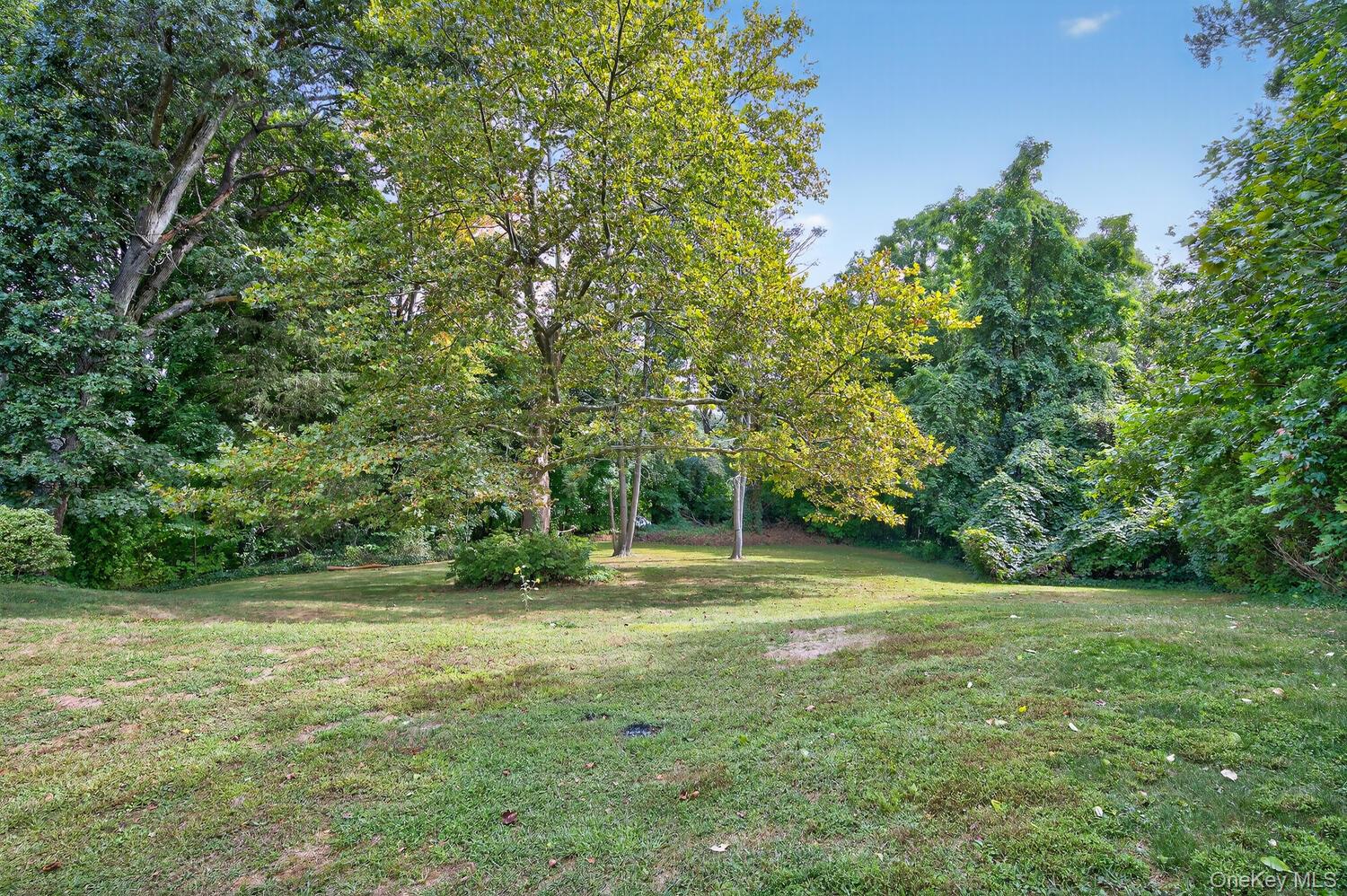 12 Griffith Lane, Huntington, NY 11743